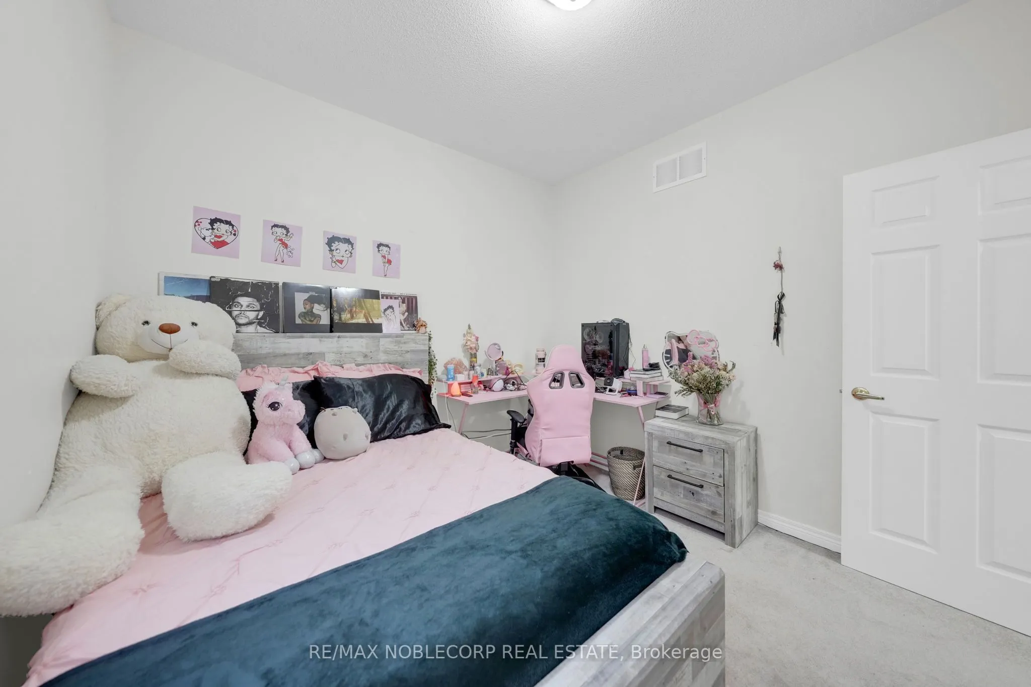 14 Willard Hunt Court
