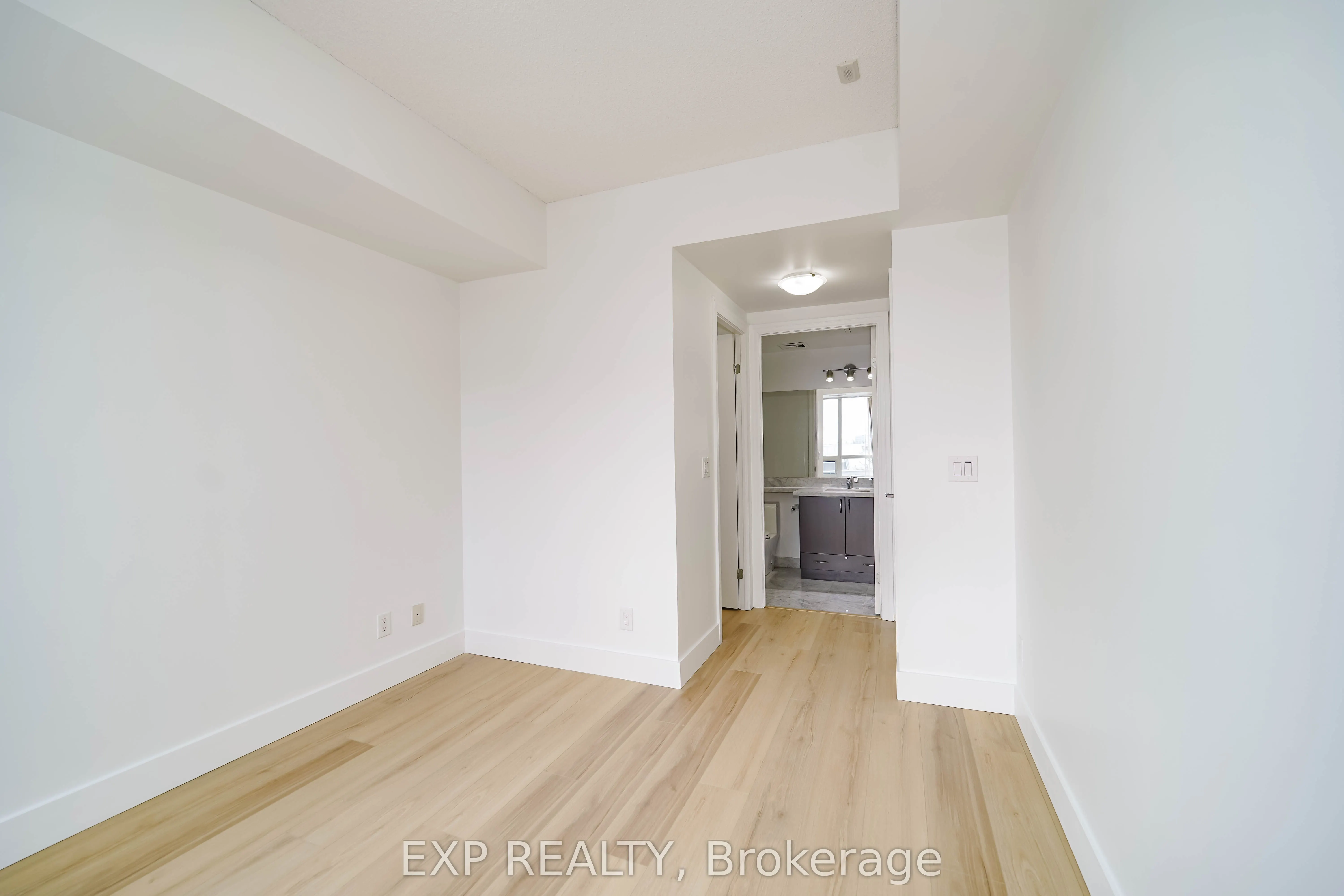 57 Upper Duke Crescent, #307
