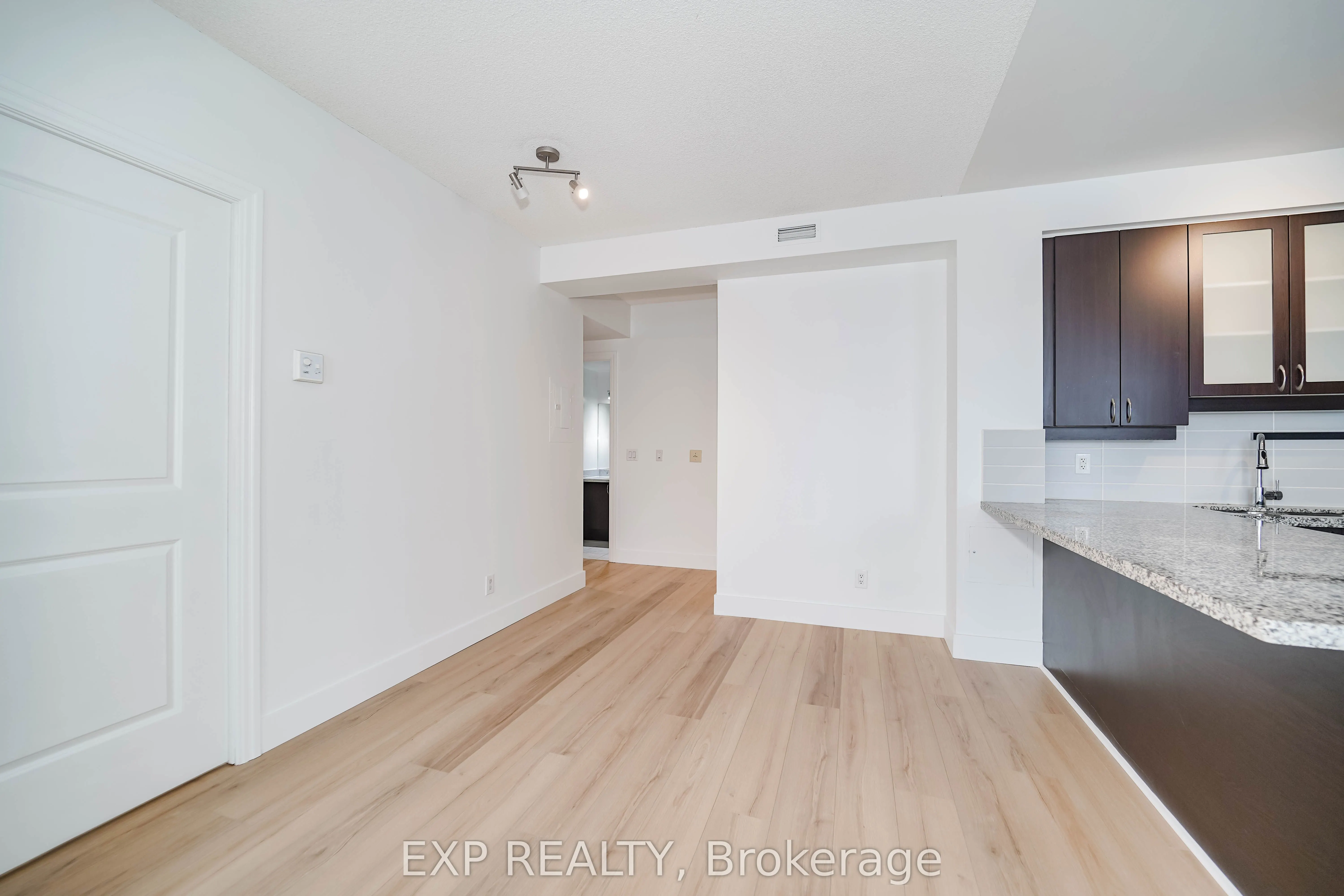 57 Upper Duke Crescent, #307