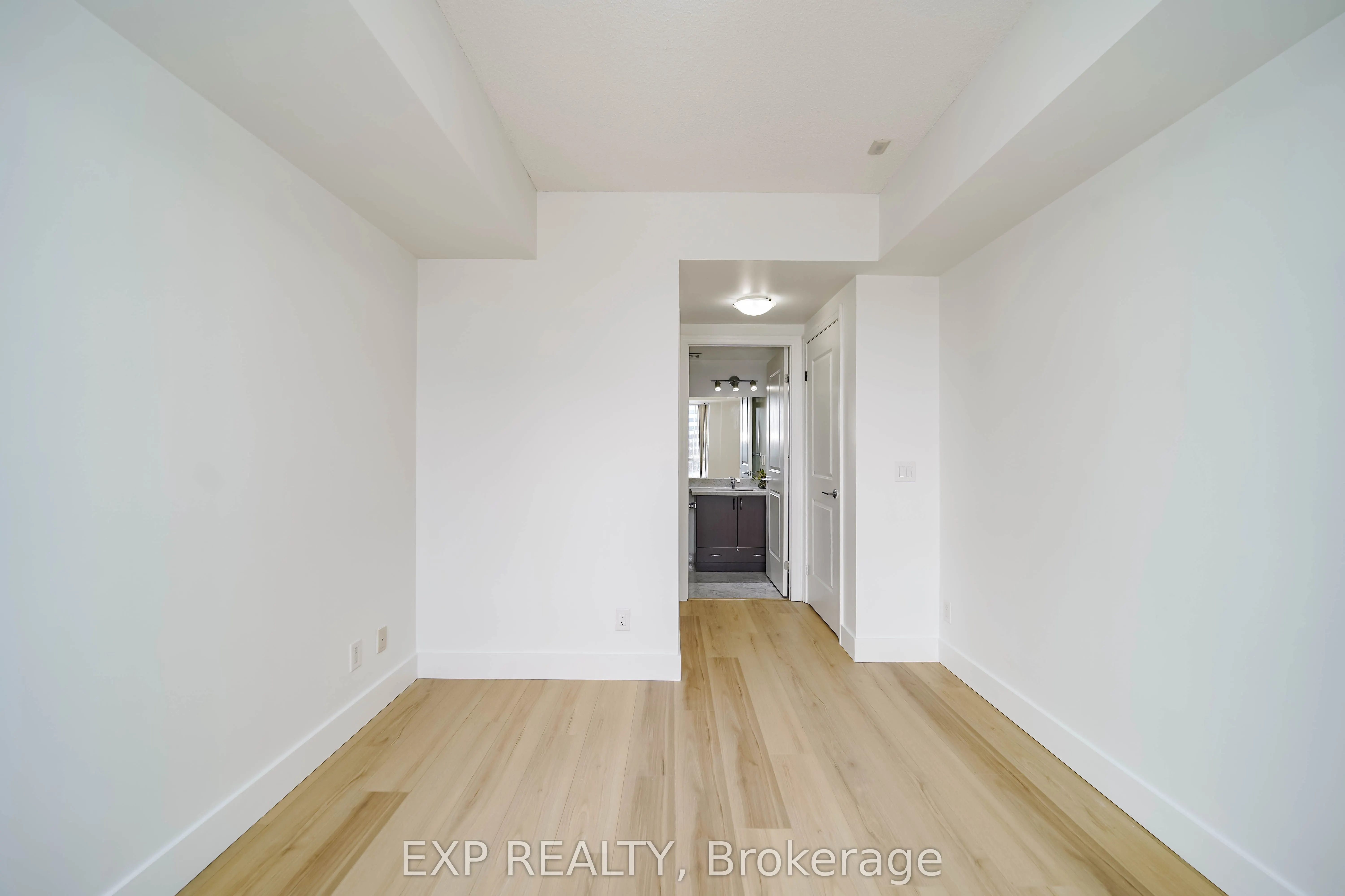 57 Upper Duke Crescent, #307