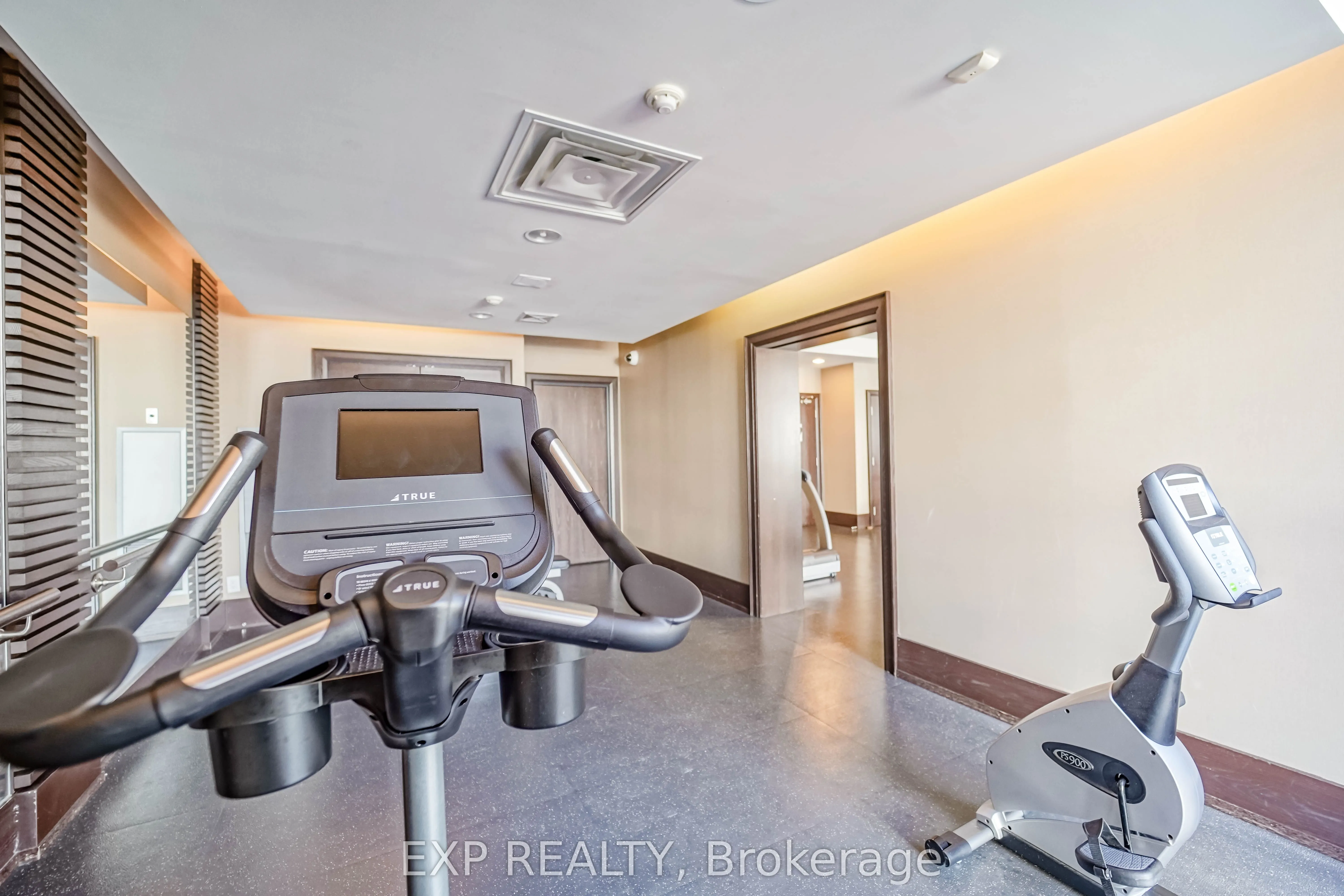 57 Upper Duke Crescent, #307