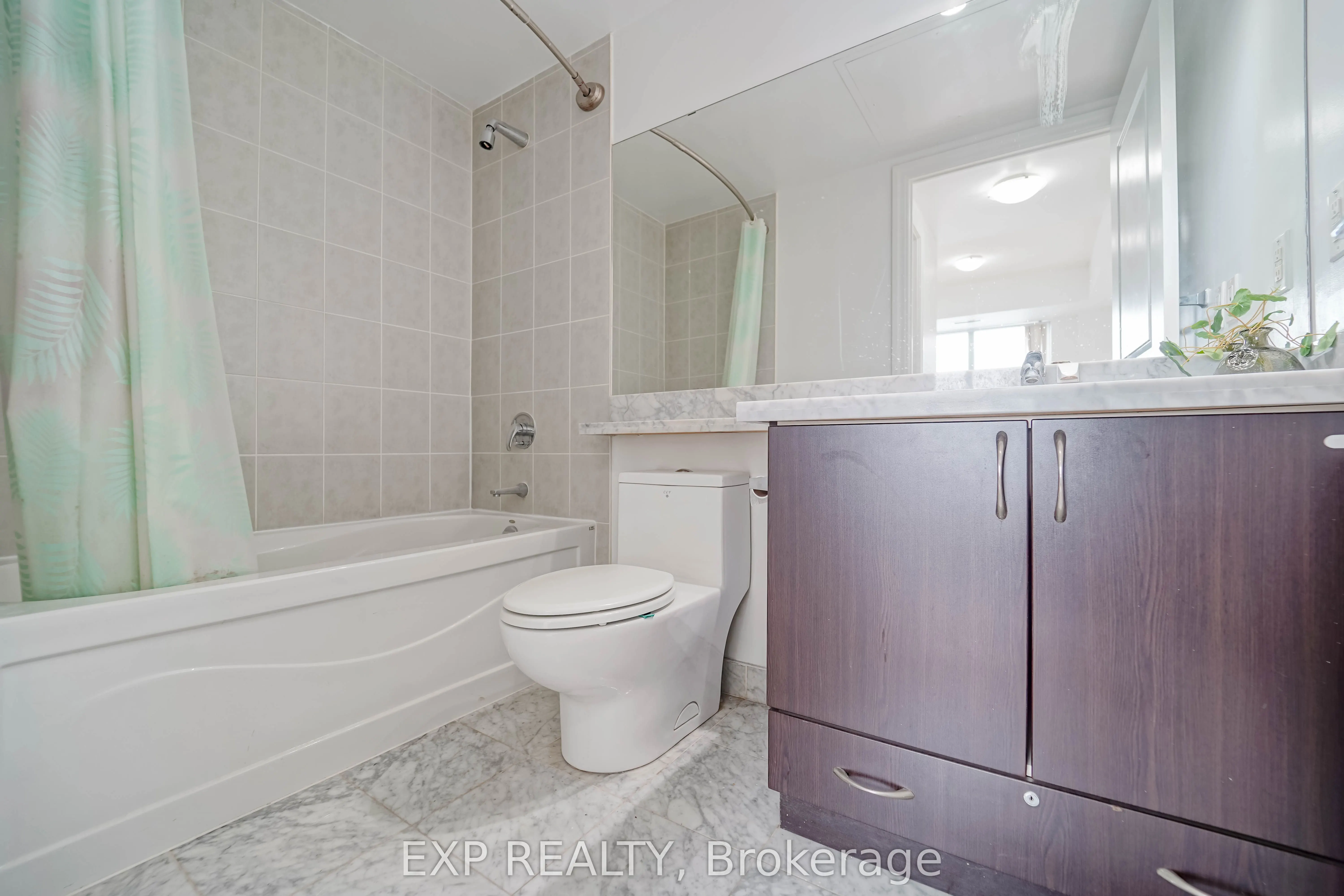 57 Upper Duke Crescent, #307