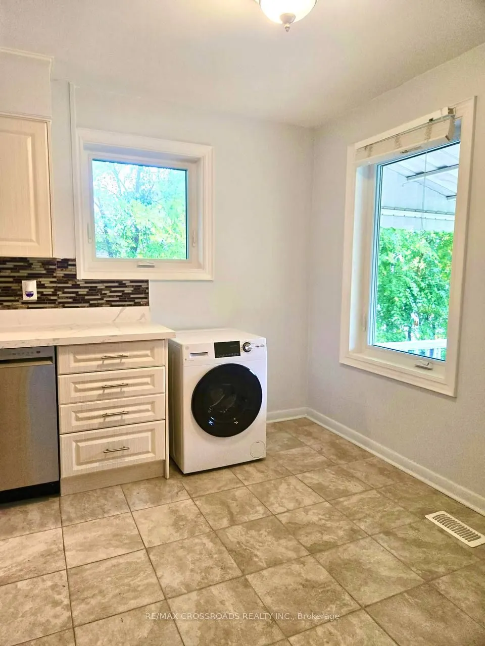 407 Marybay Crescent, #Main