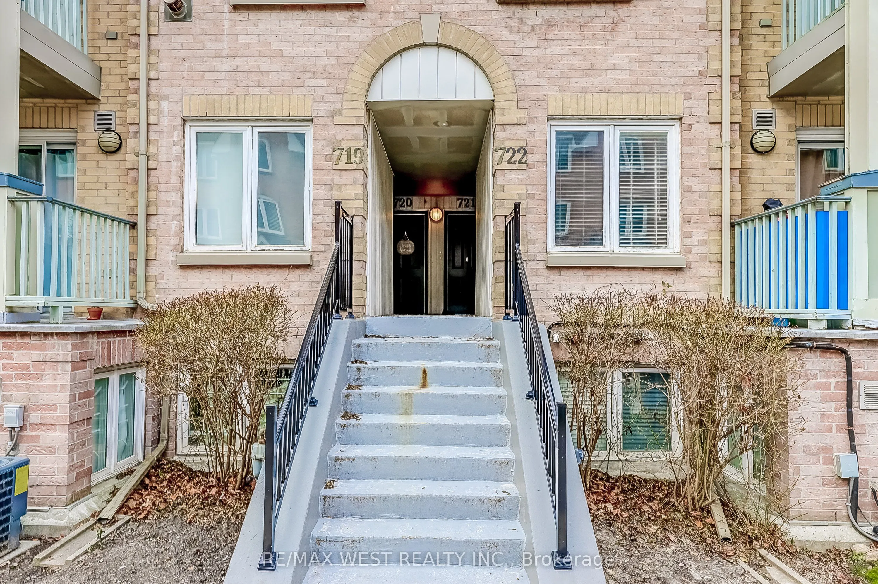 75 Weldrick Road E, #722