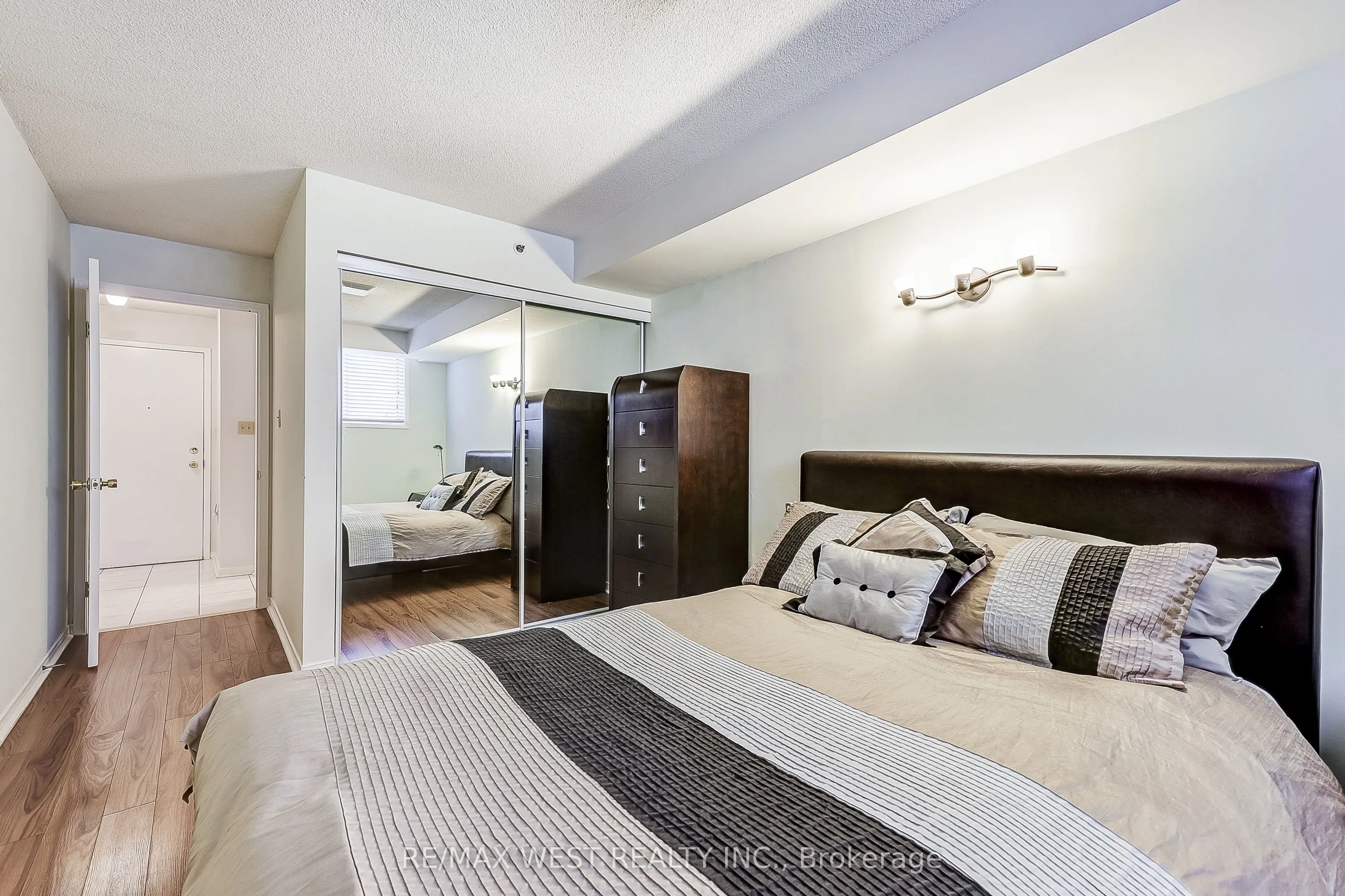 75 Weldrick Road E, #722