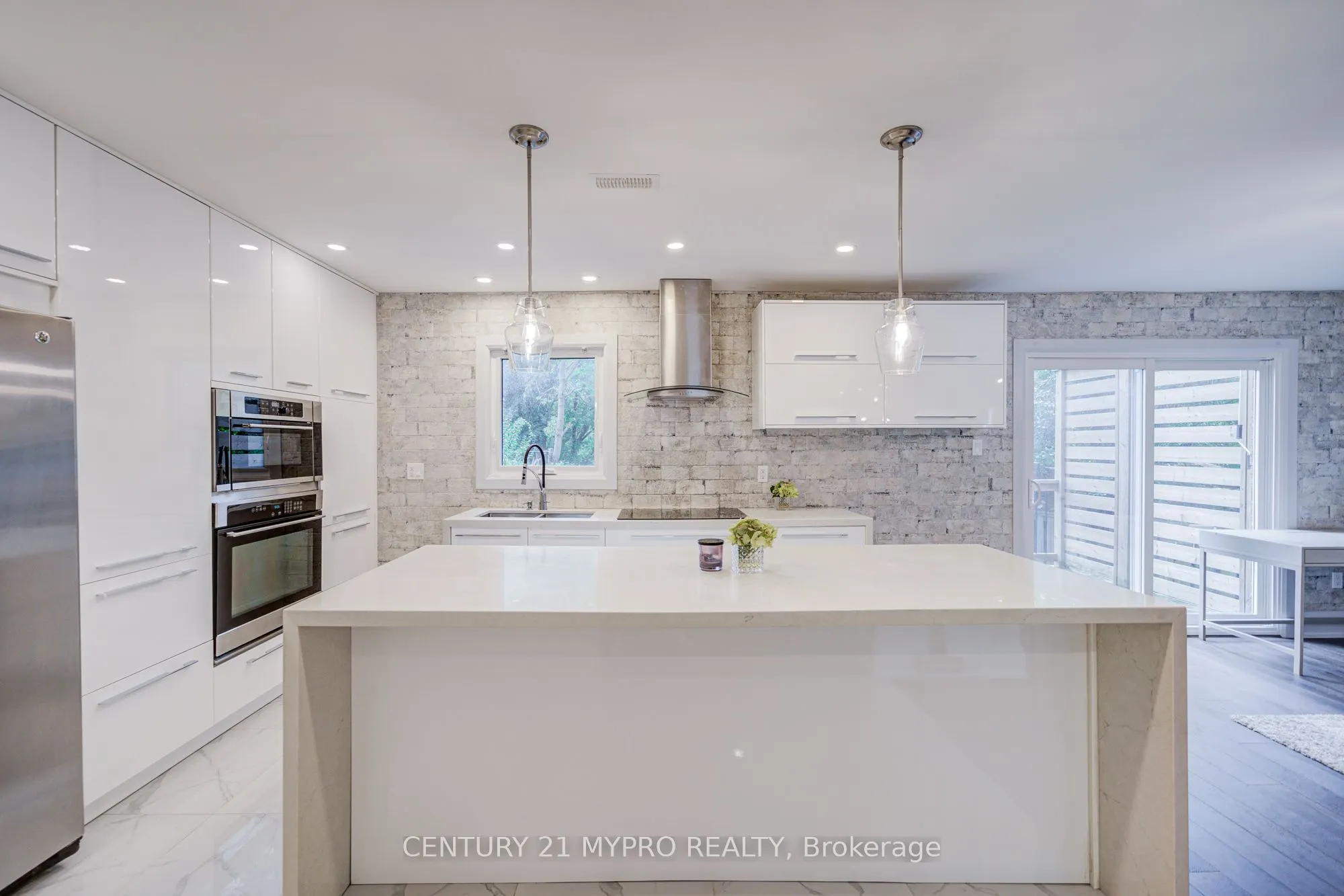 11 Sundown Court