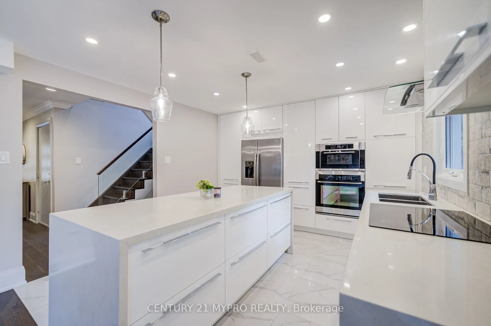 11 Sundown Court