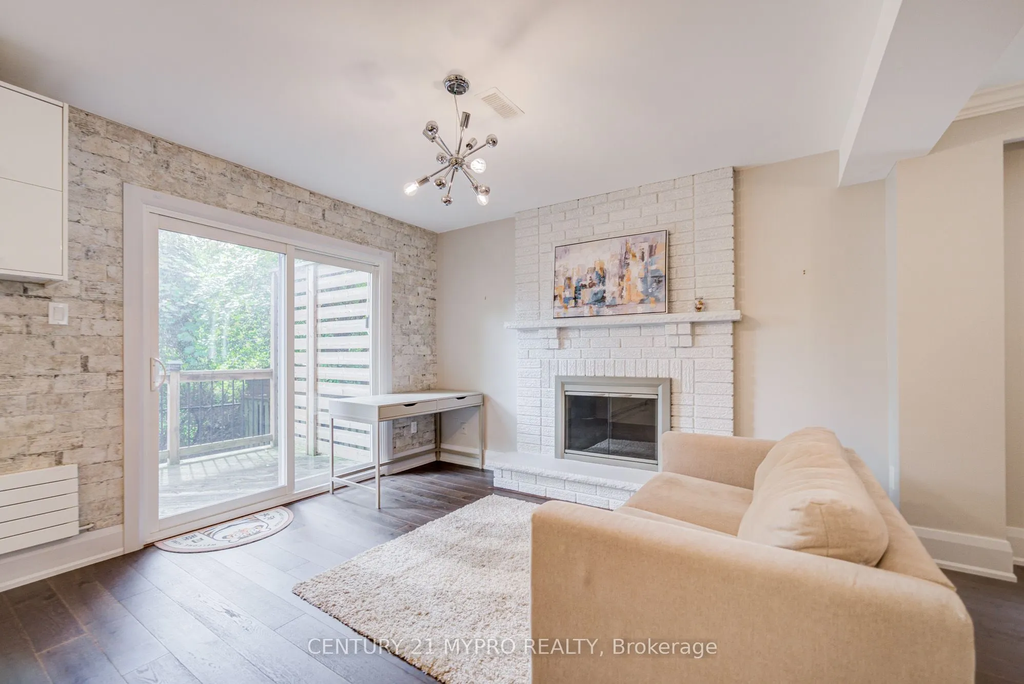 11 Sundown Court