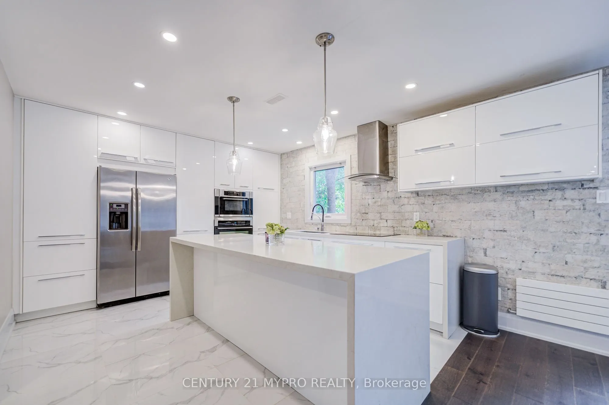 11 Sundown Court