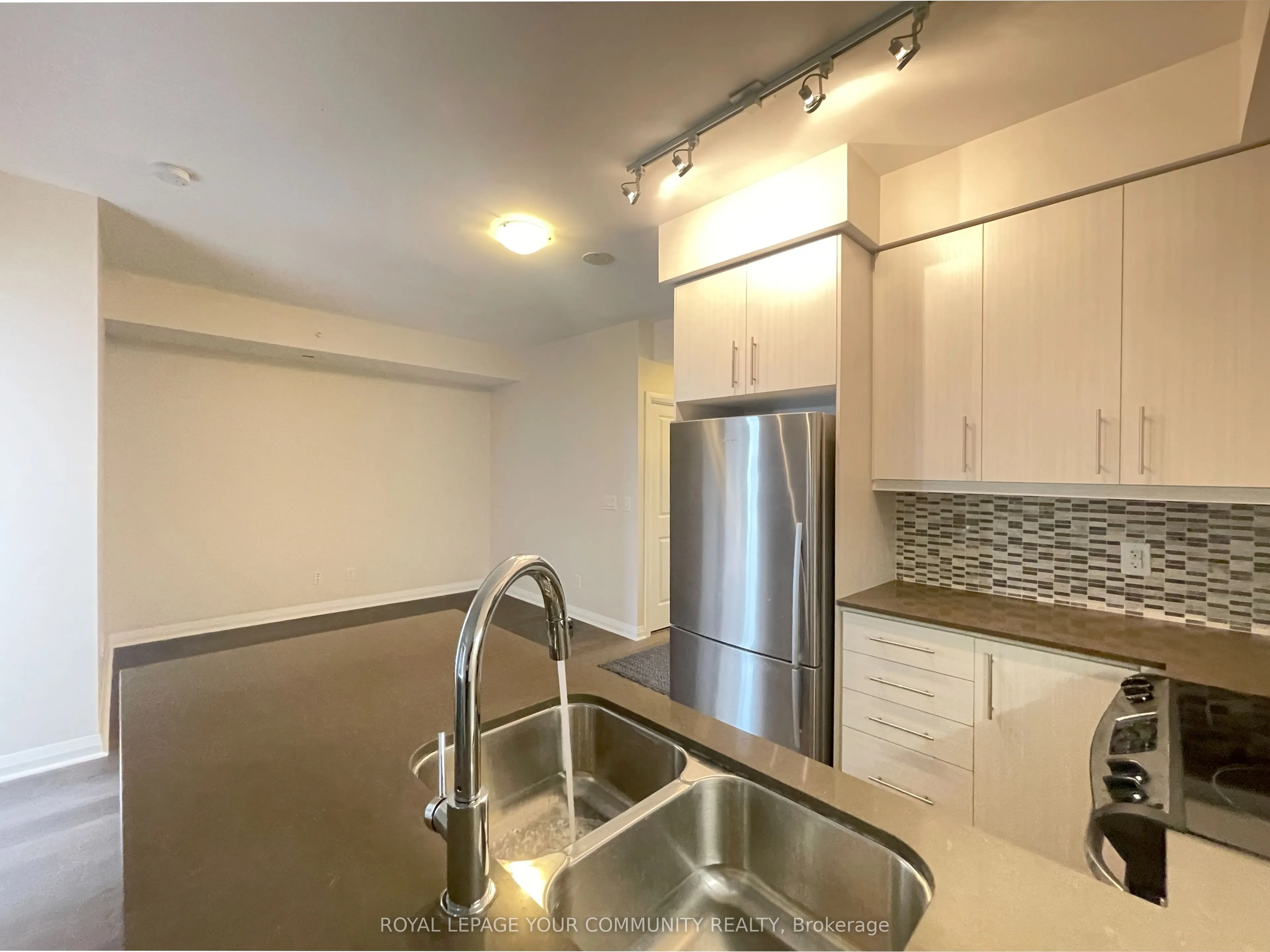 55 Oneida Crescent, #1407