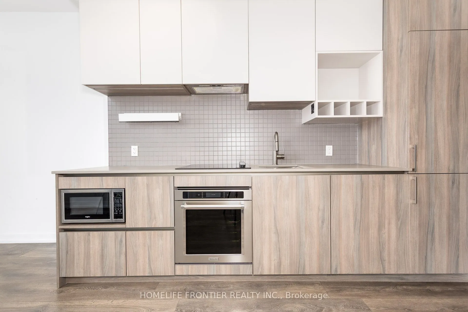 950 Portage Parkway, #303