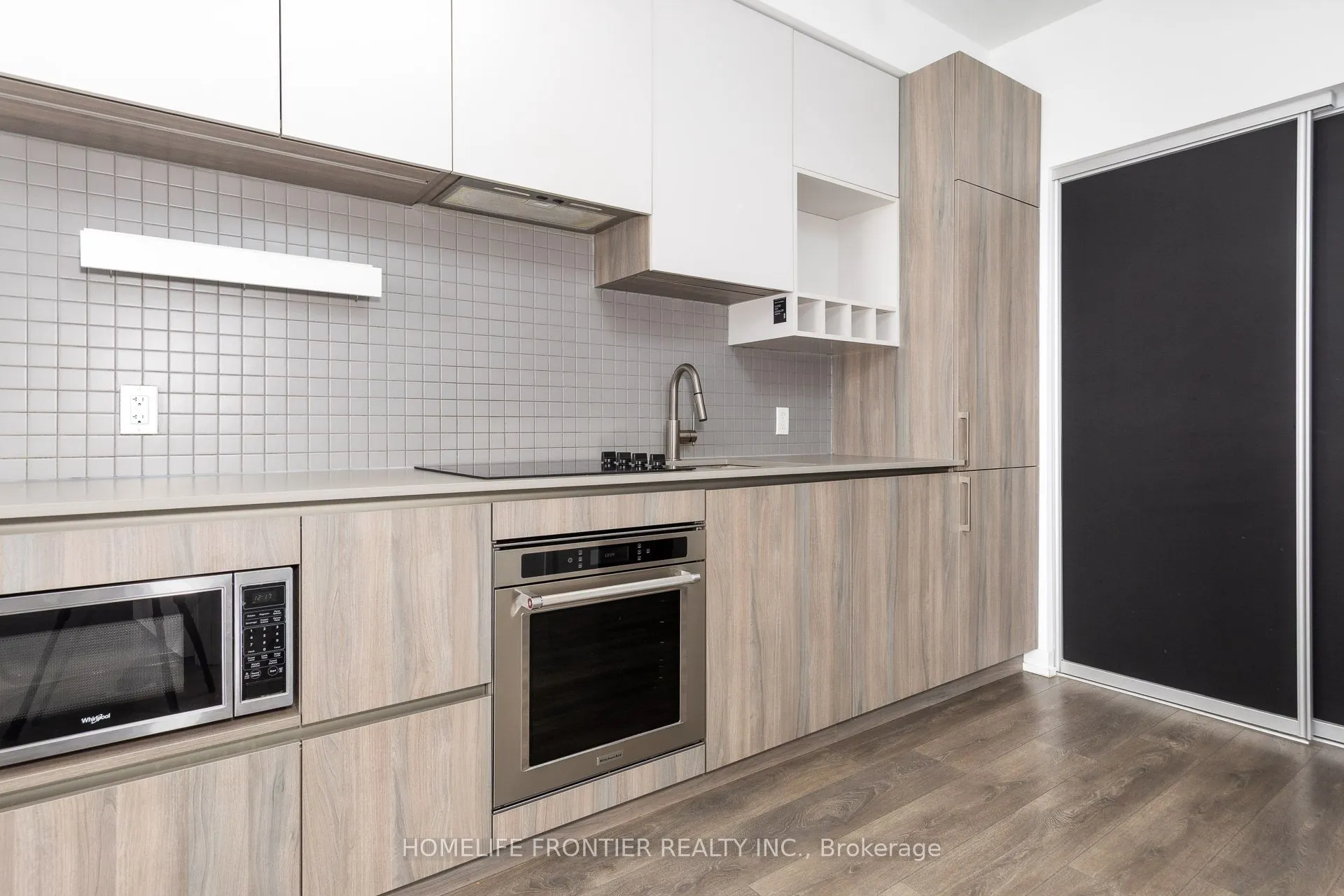 950 Portage Parkway, #303
