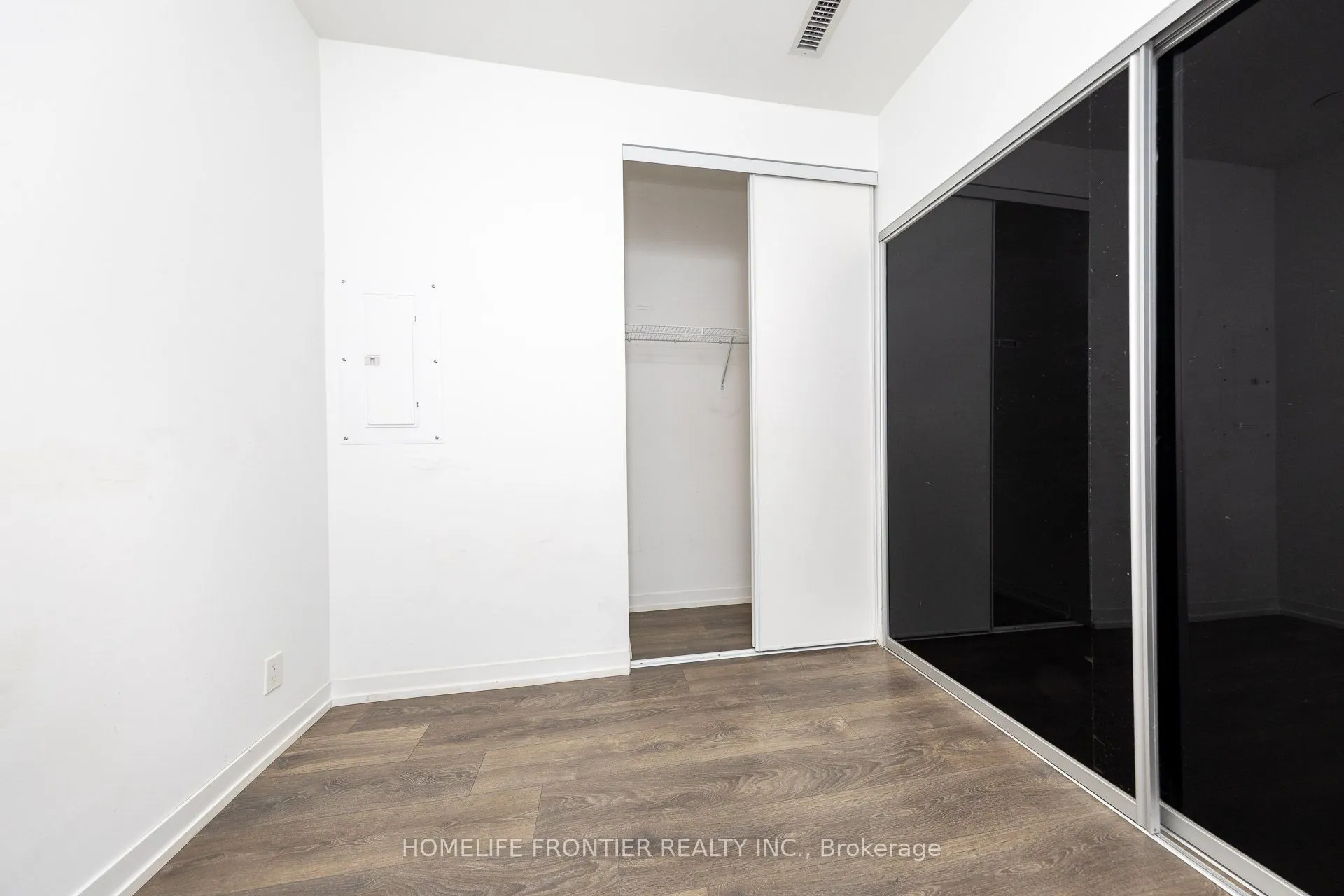 950 Portage Parkway, #303