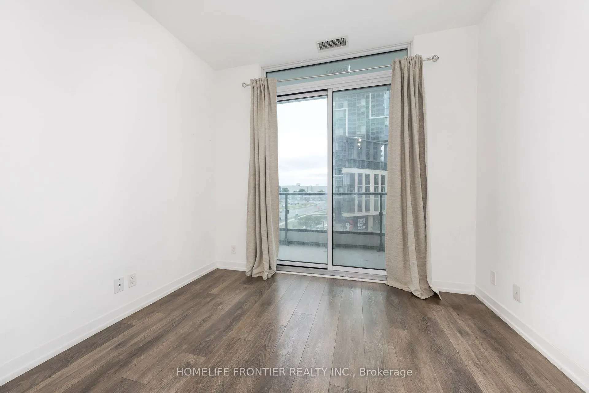 950 Portage Parkway, #303