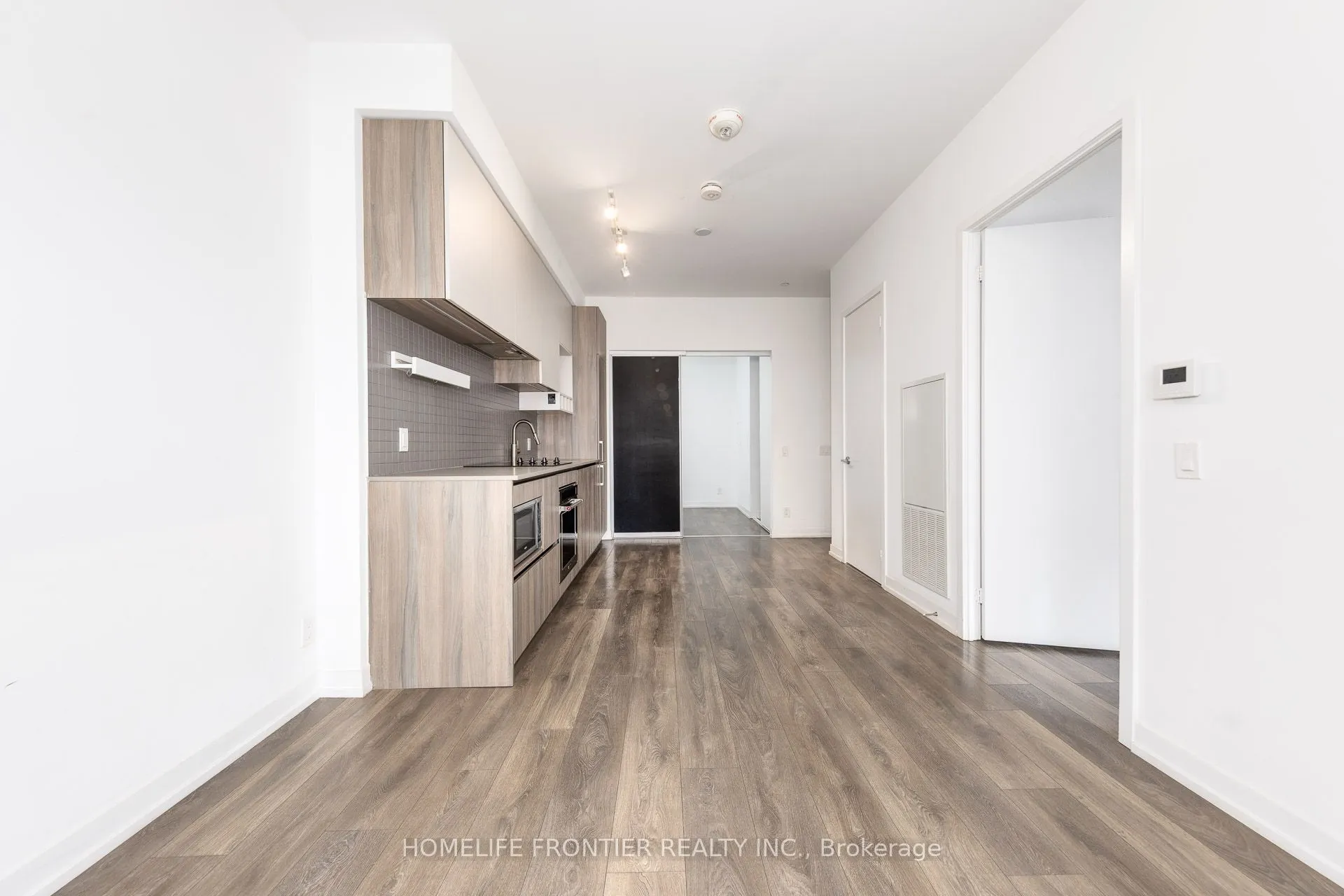 950 Portage Parkway, #303