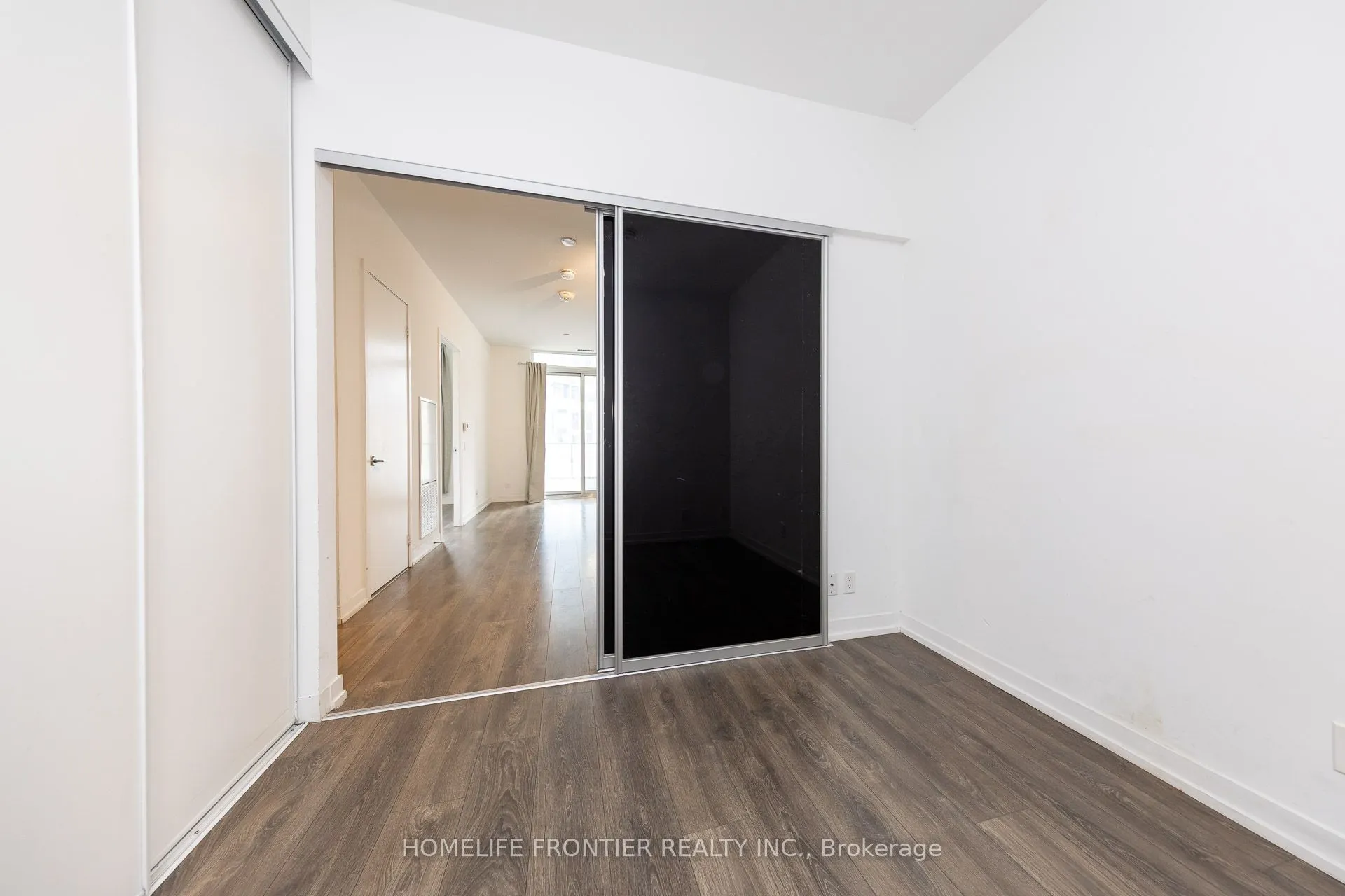 950 Portage Parkway, #303