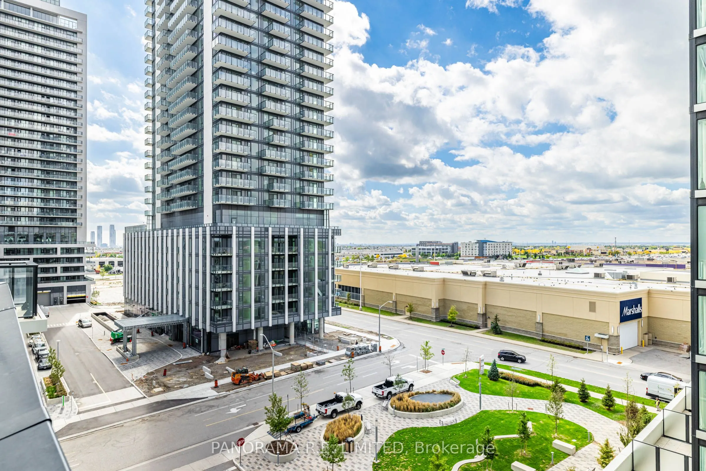 9000 Jane Street, #606