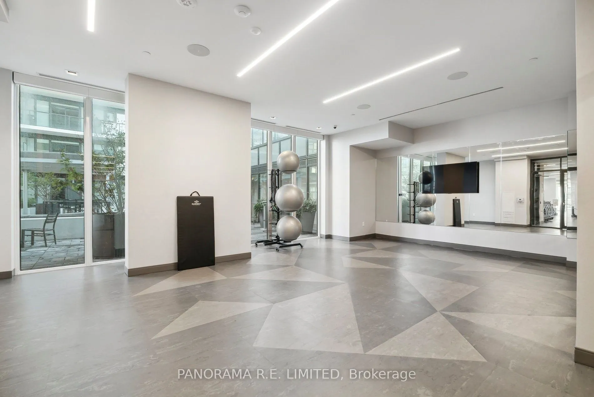 9000 Jane Street, #606