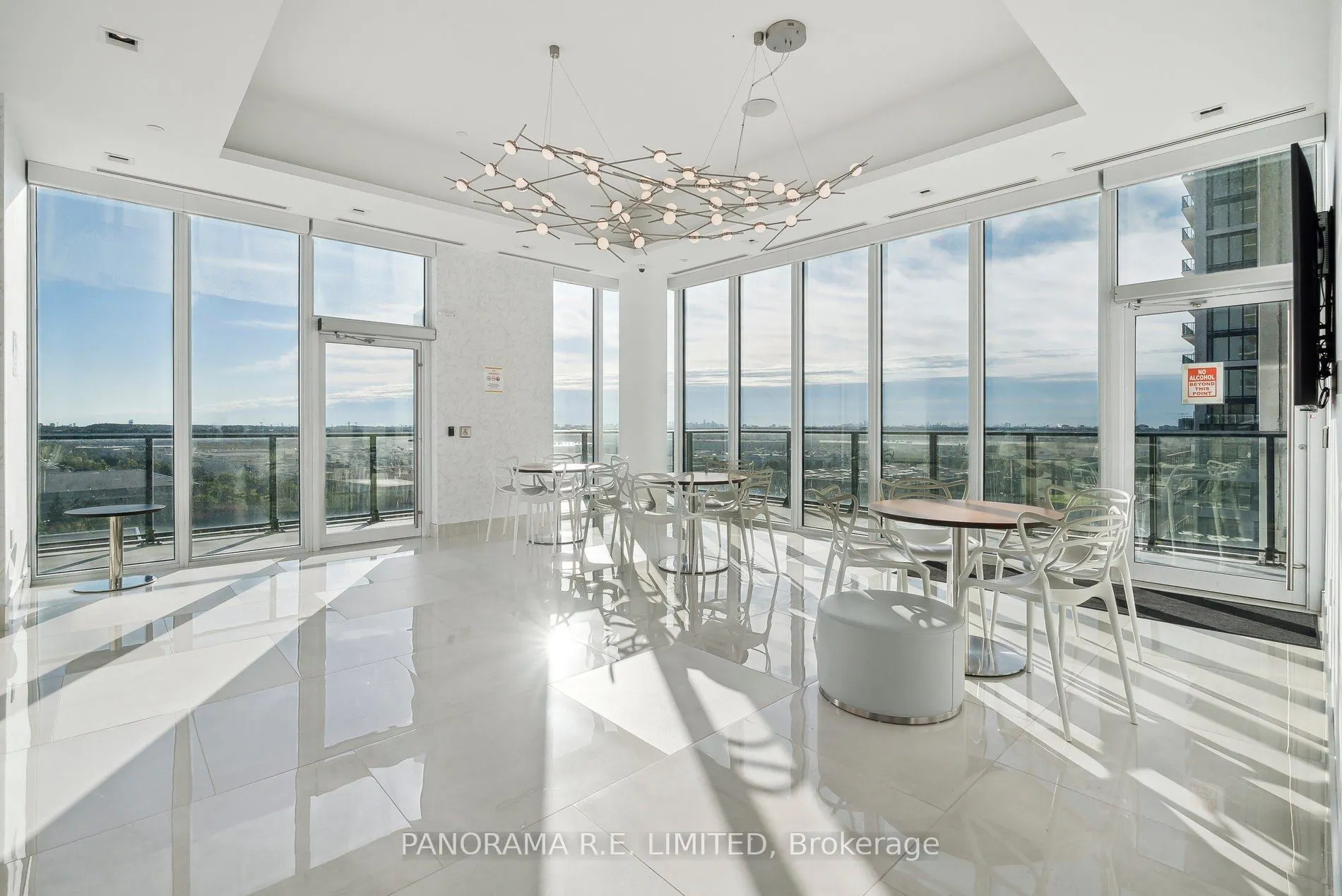 9000 Jane Street, #606