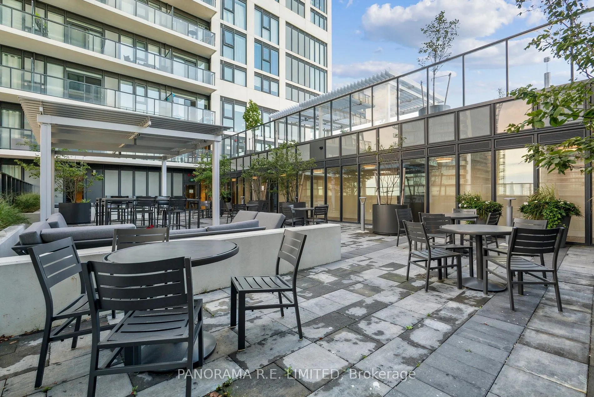 9000 Jane Street, #606