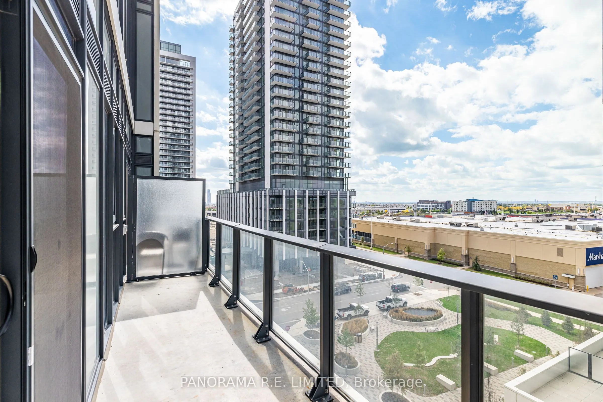 9000 Jane Street, #606