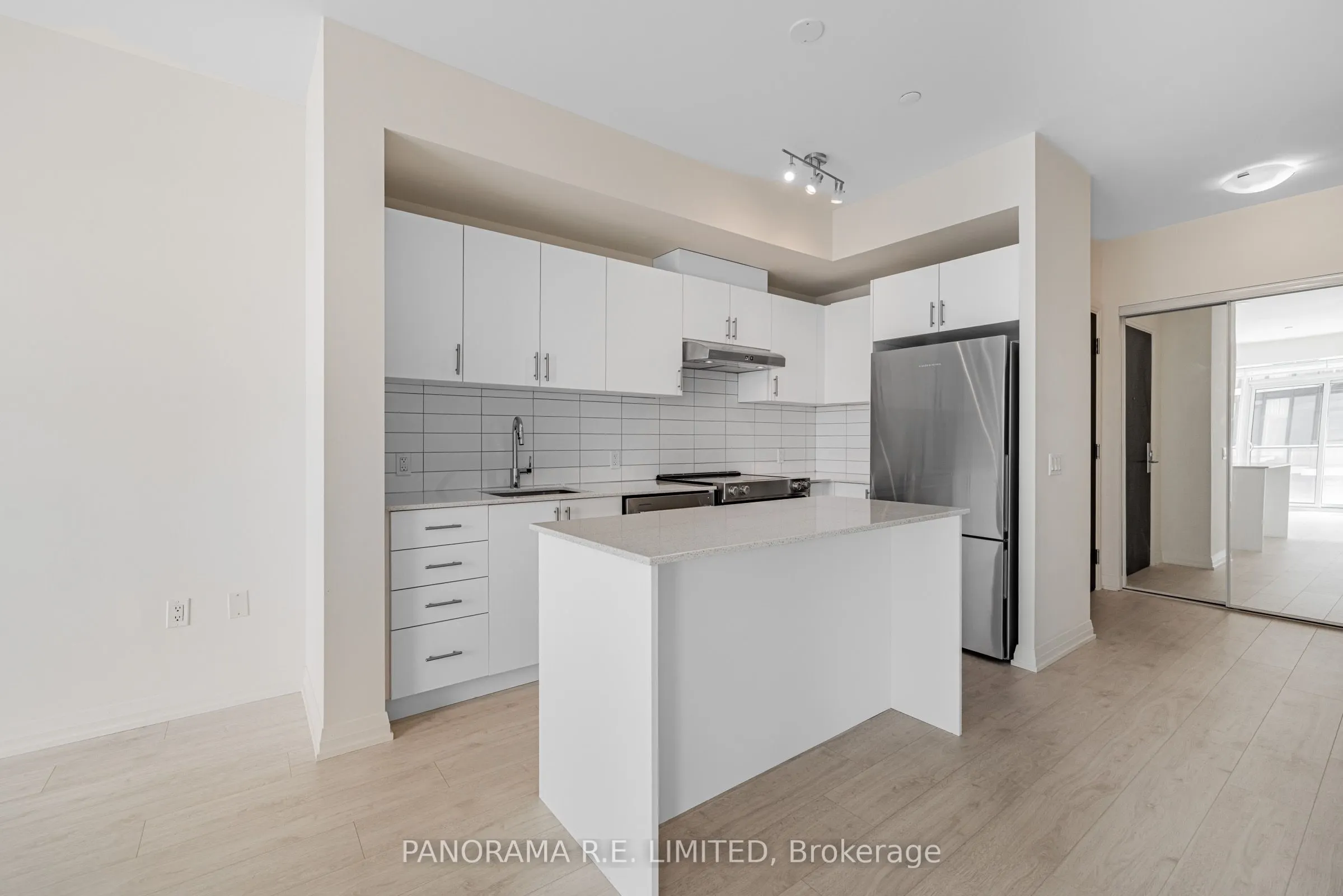9000 Jane Street, #606