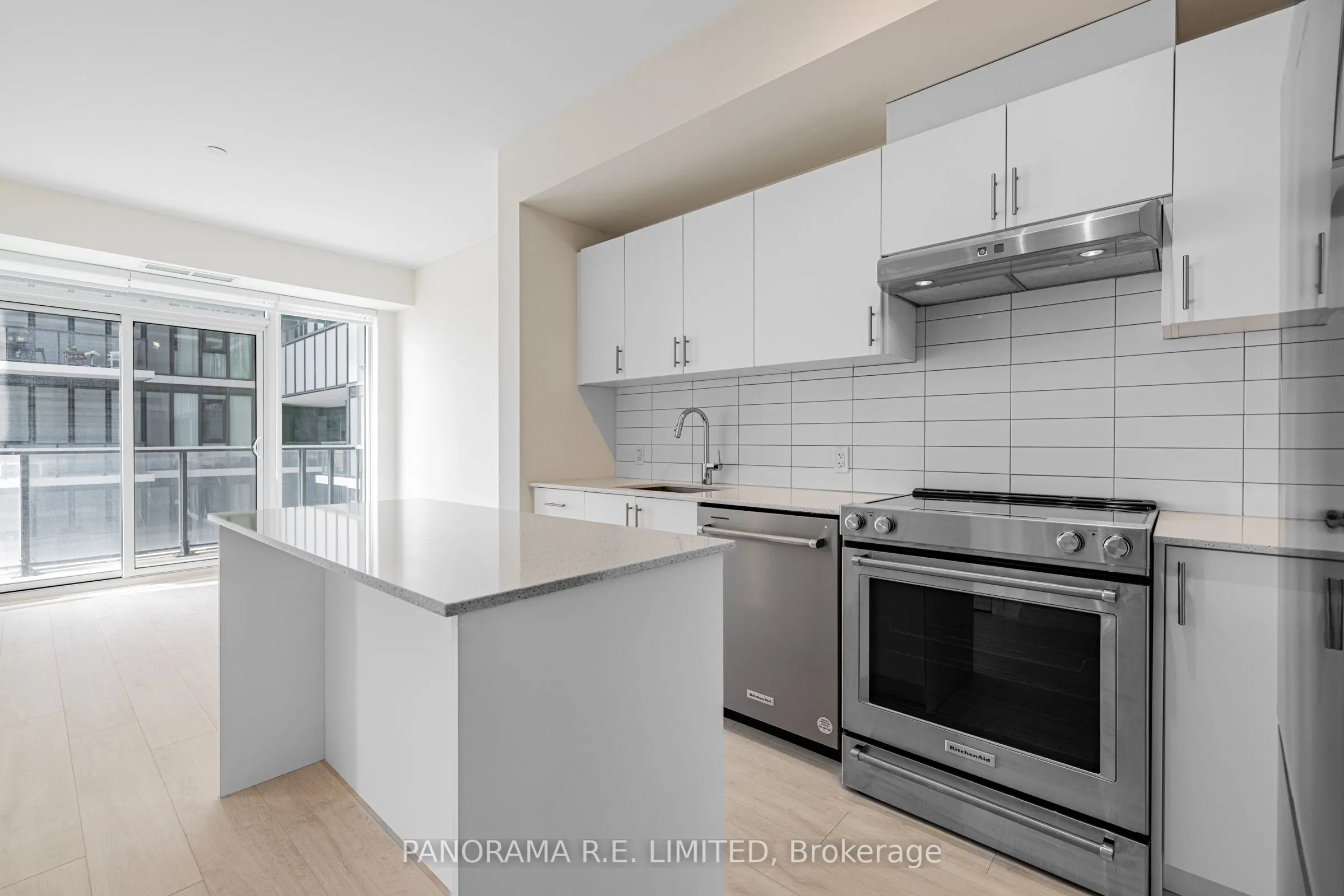 9000 Jane Street, #606