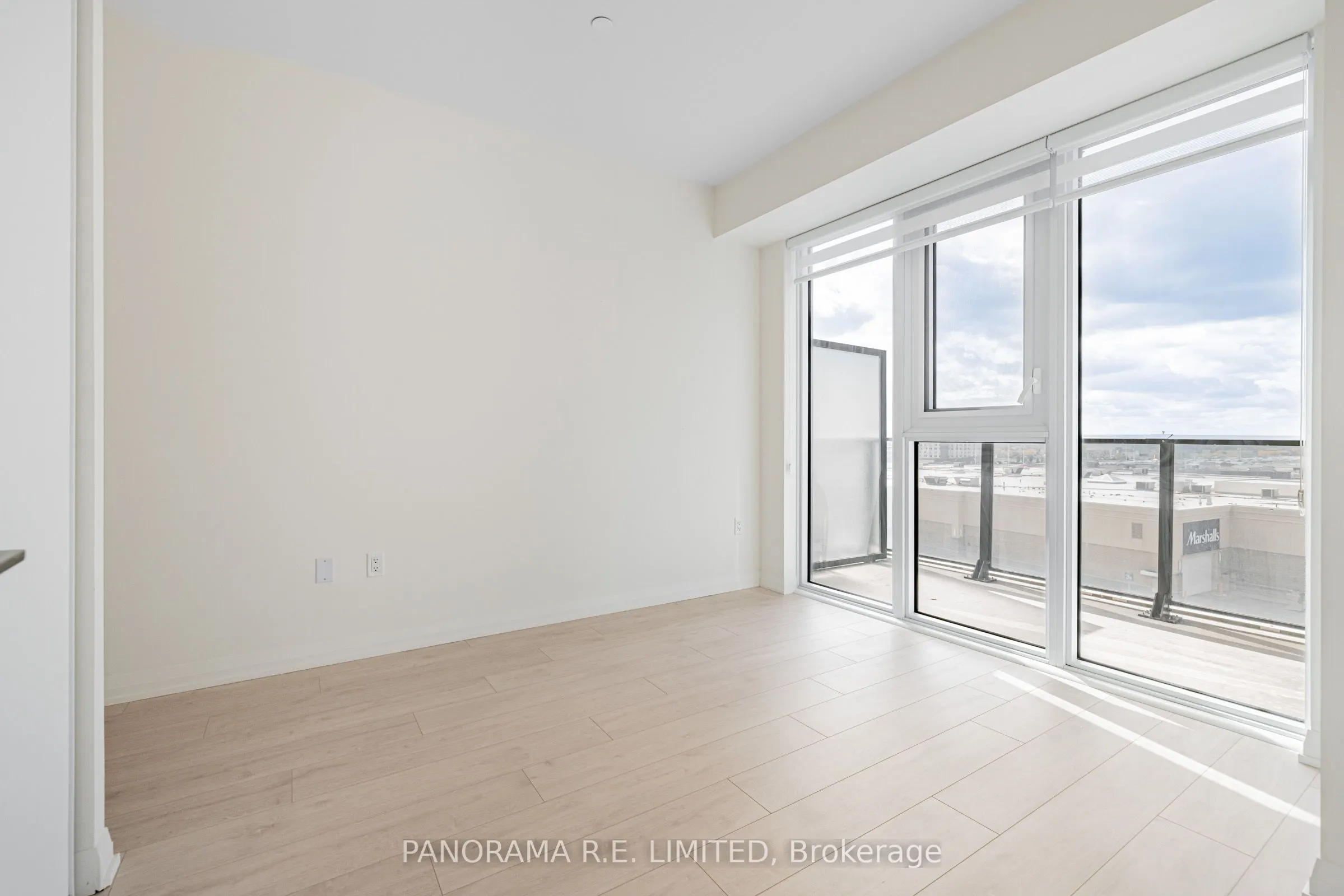 9000 Jane Street, #606