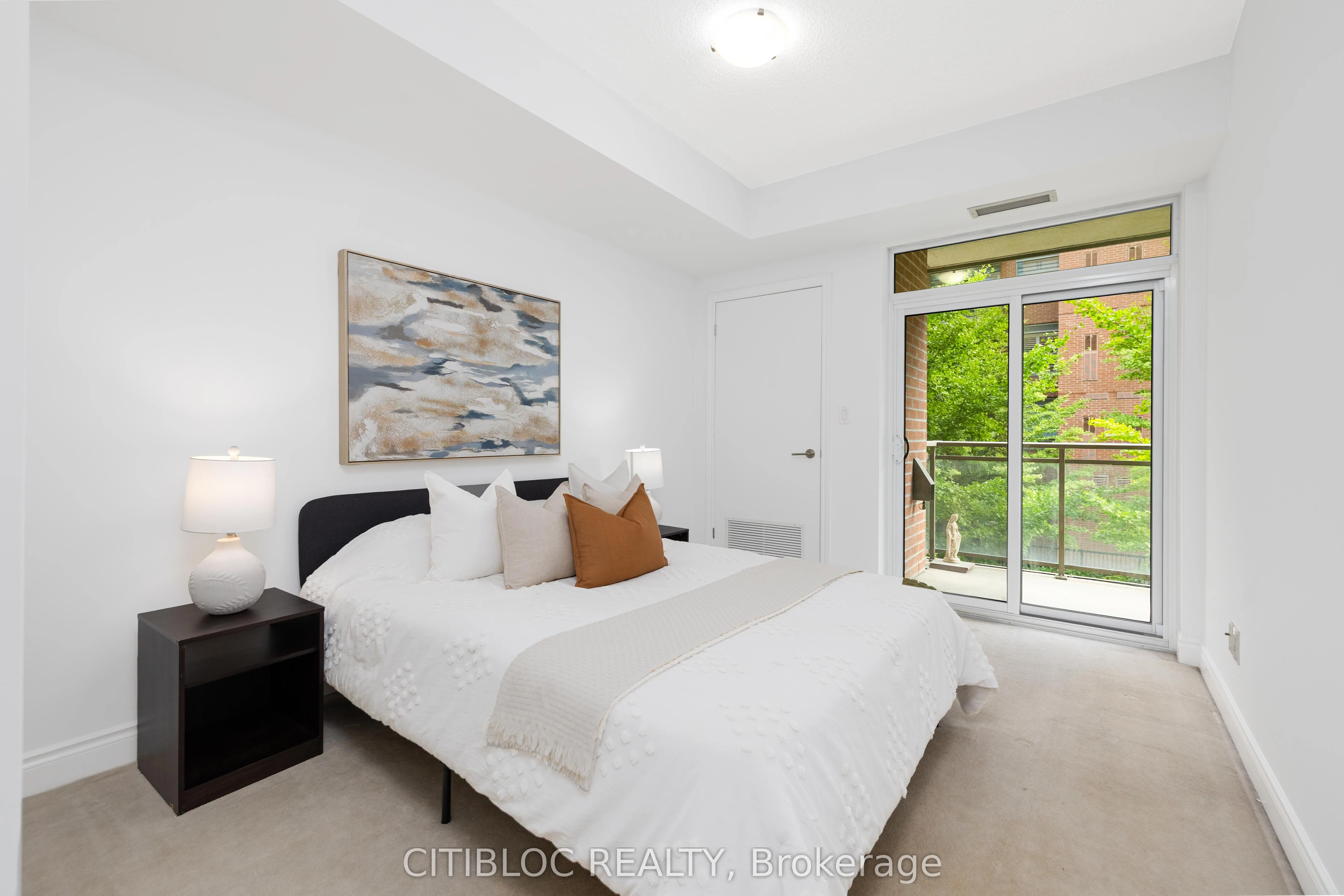 281 Woodbridge Avenue, #205