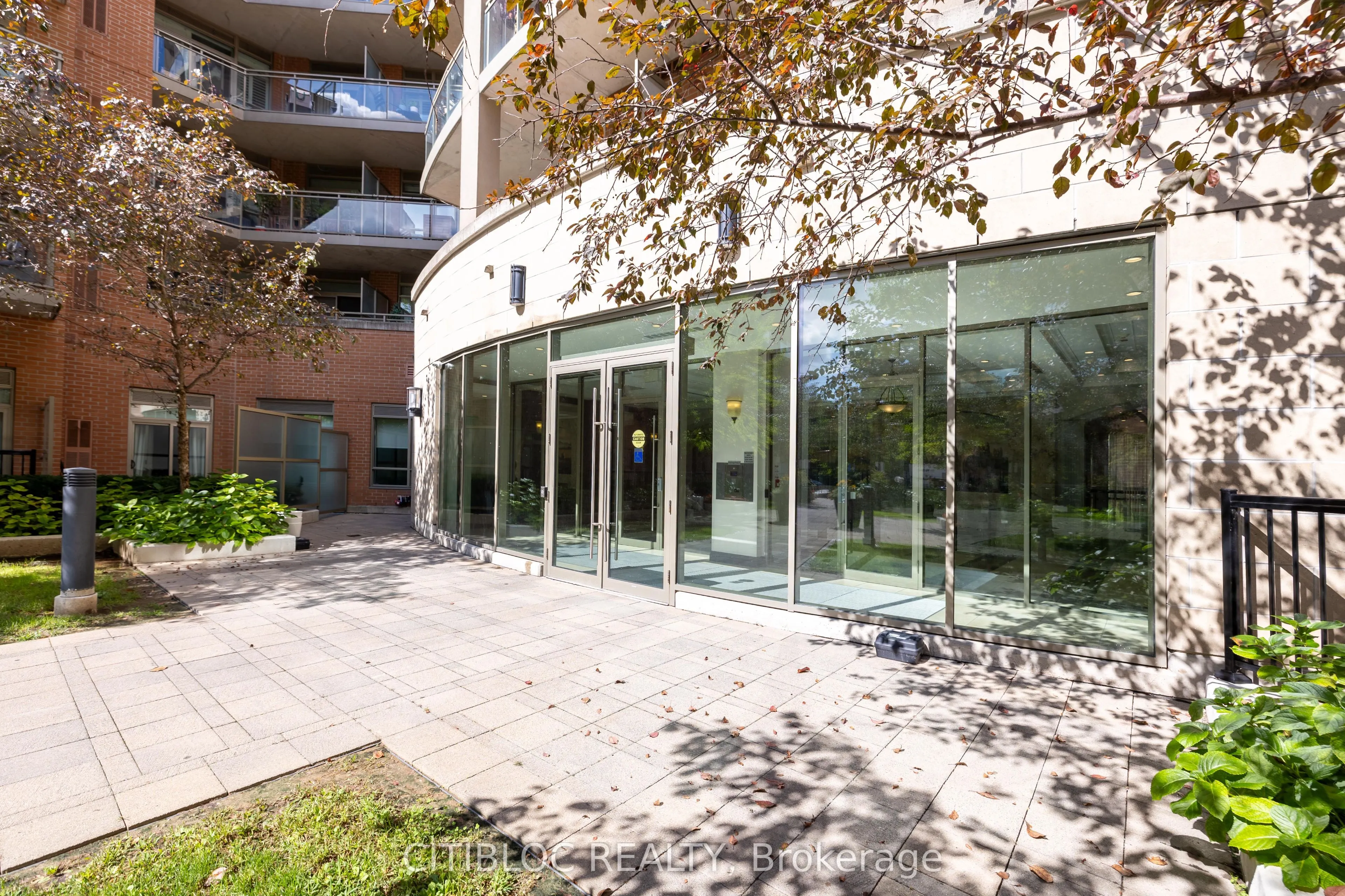 281 Woodbridge Avenue, #205