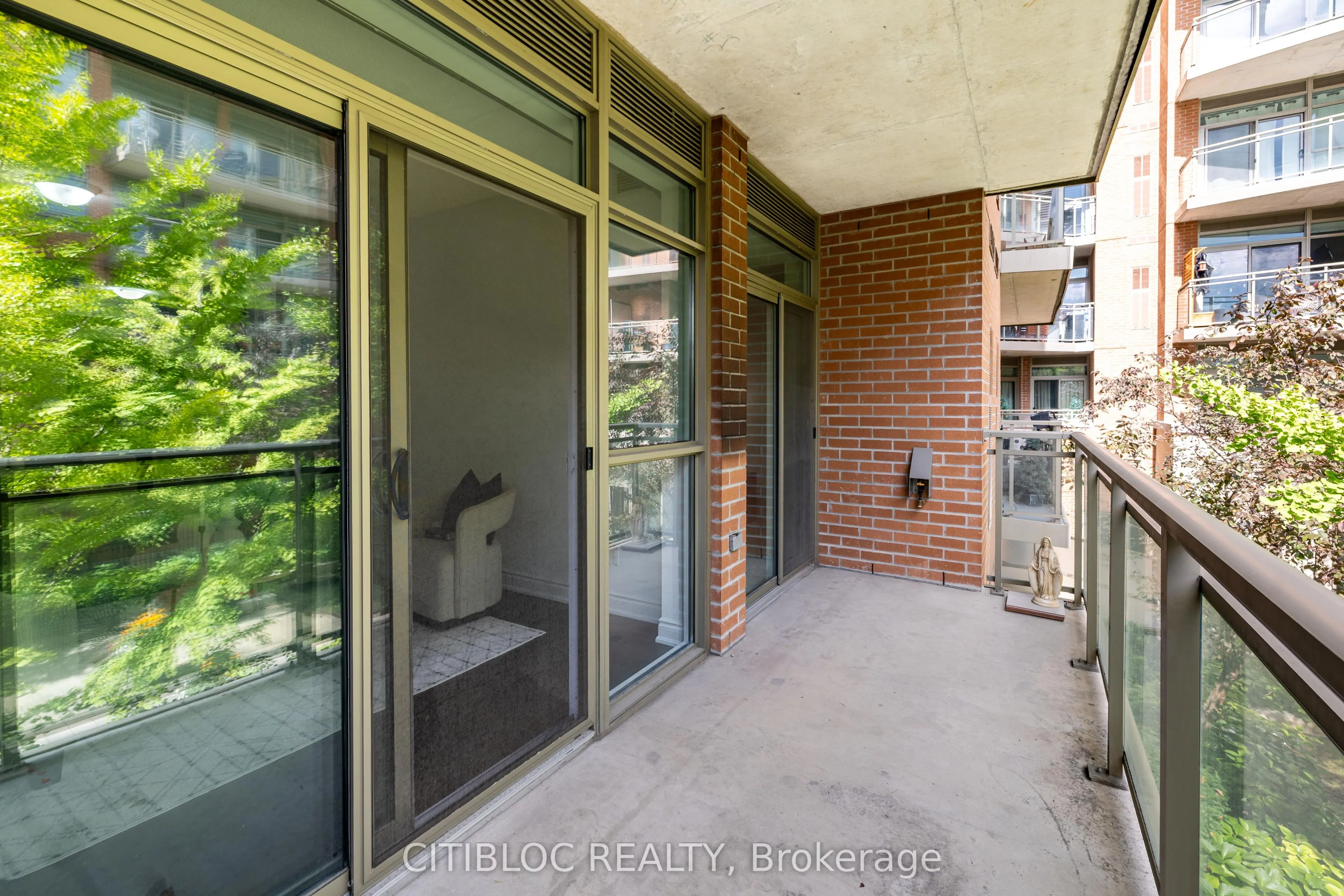 281 Woodbridge Avenue, #205