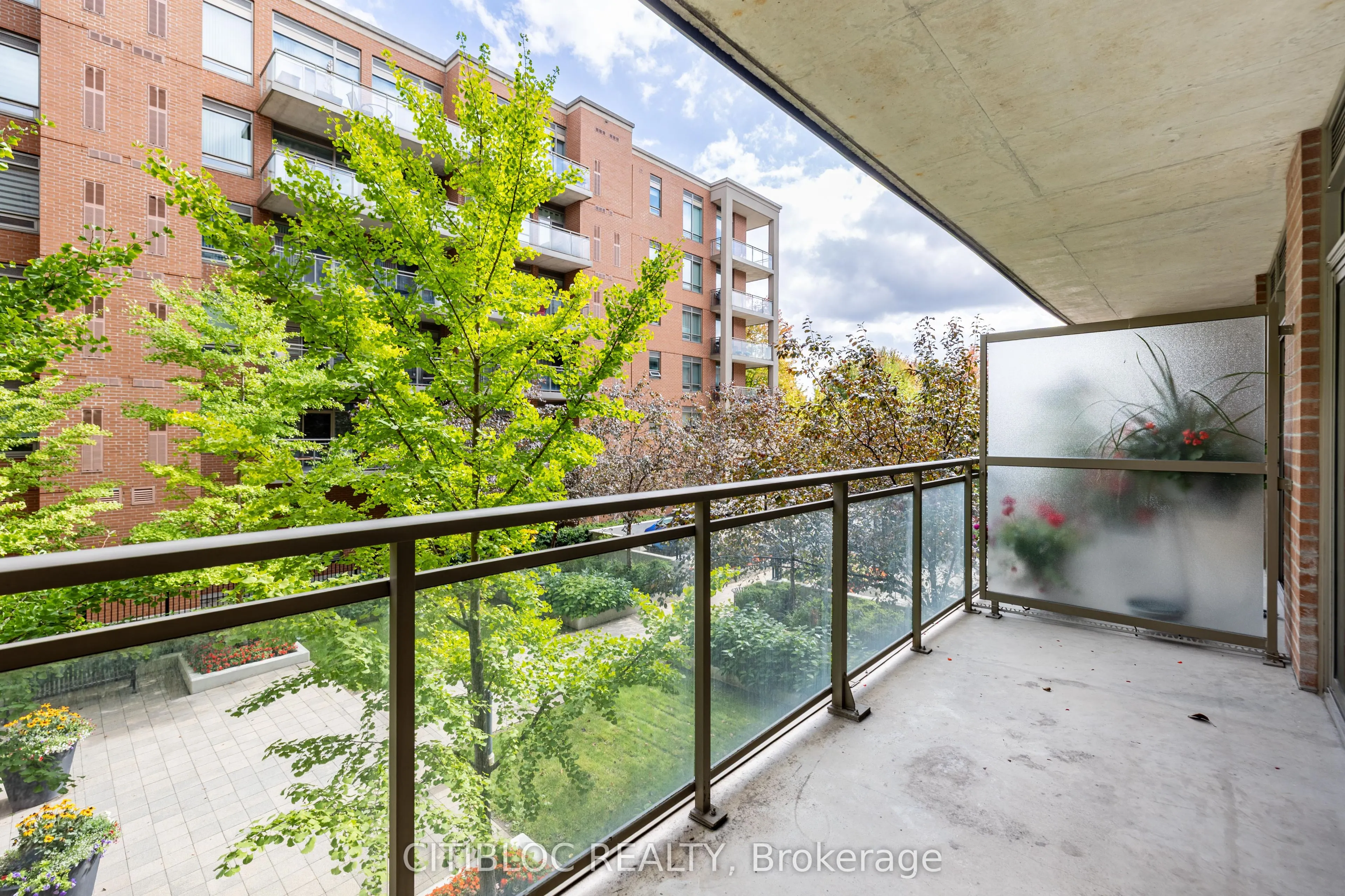 281 Woodbridge Avenue, #205