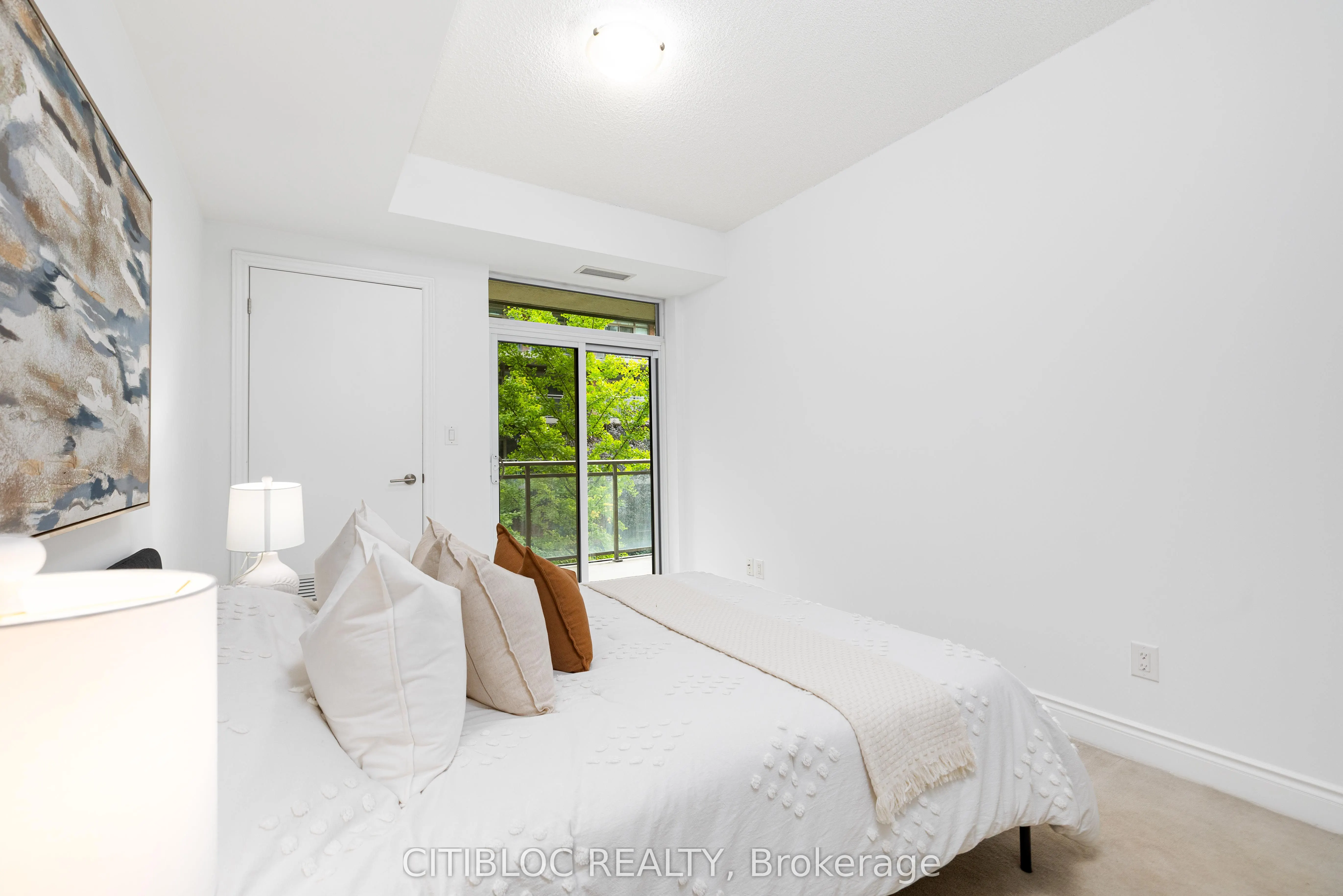281 Woodbridge Avenue, #205