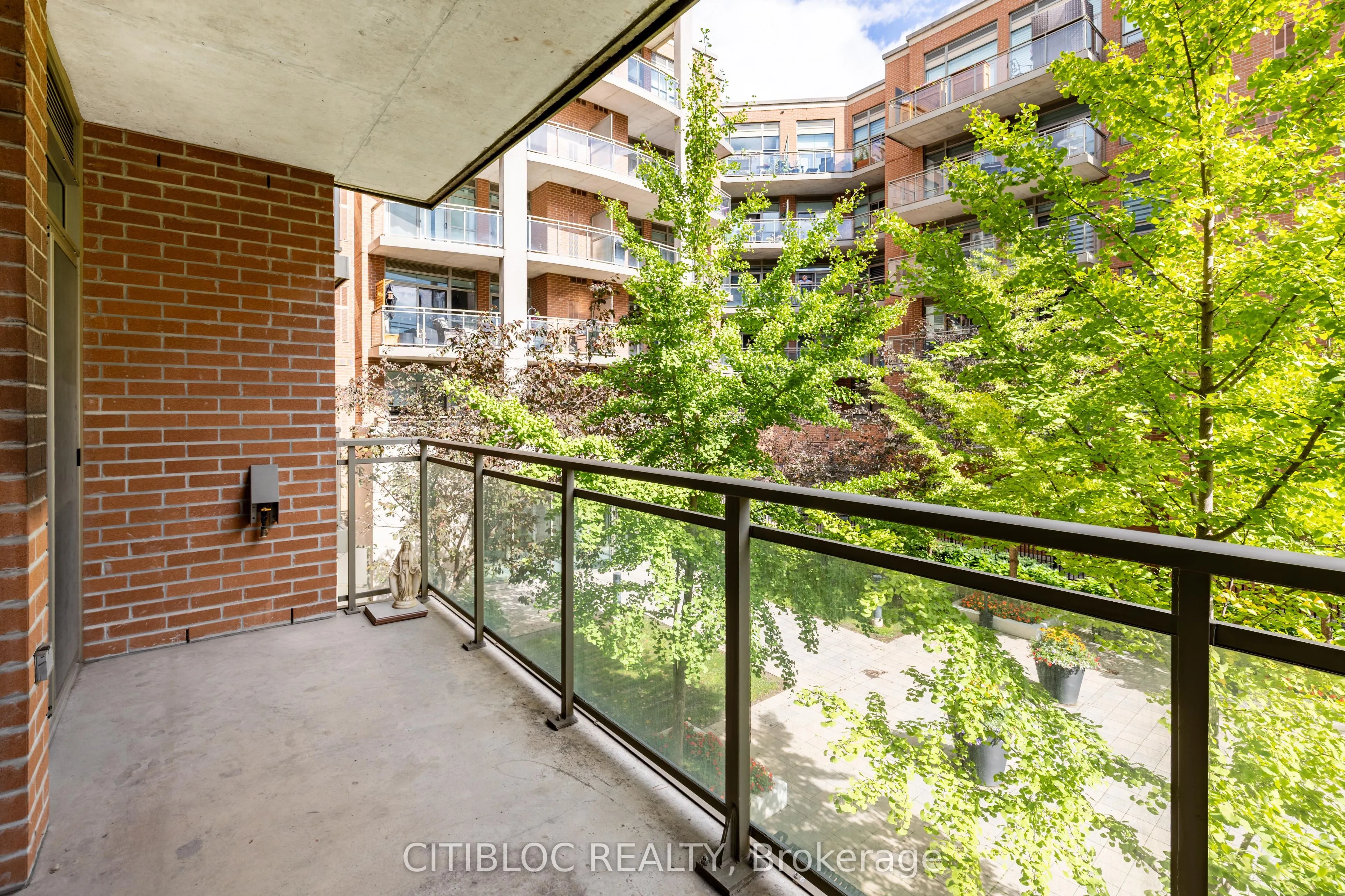 281 Woodbridge Avenue, #205