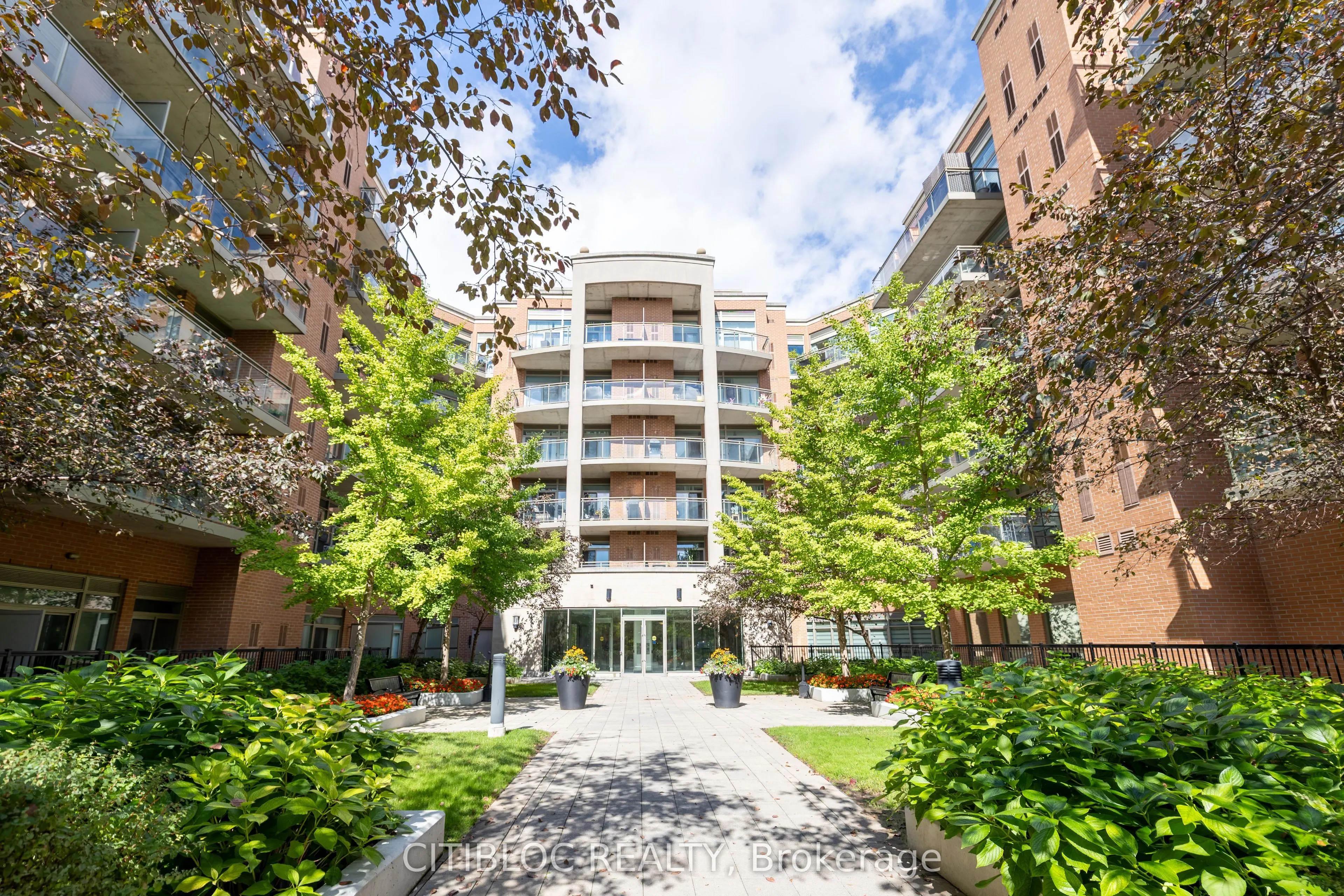 281 Woodbridge Avenue, #205