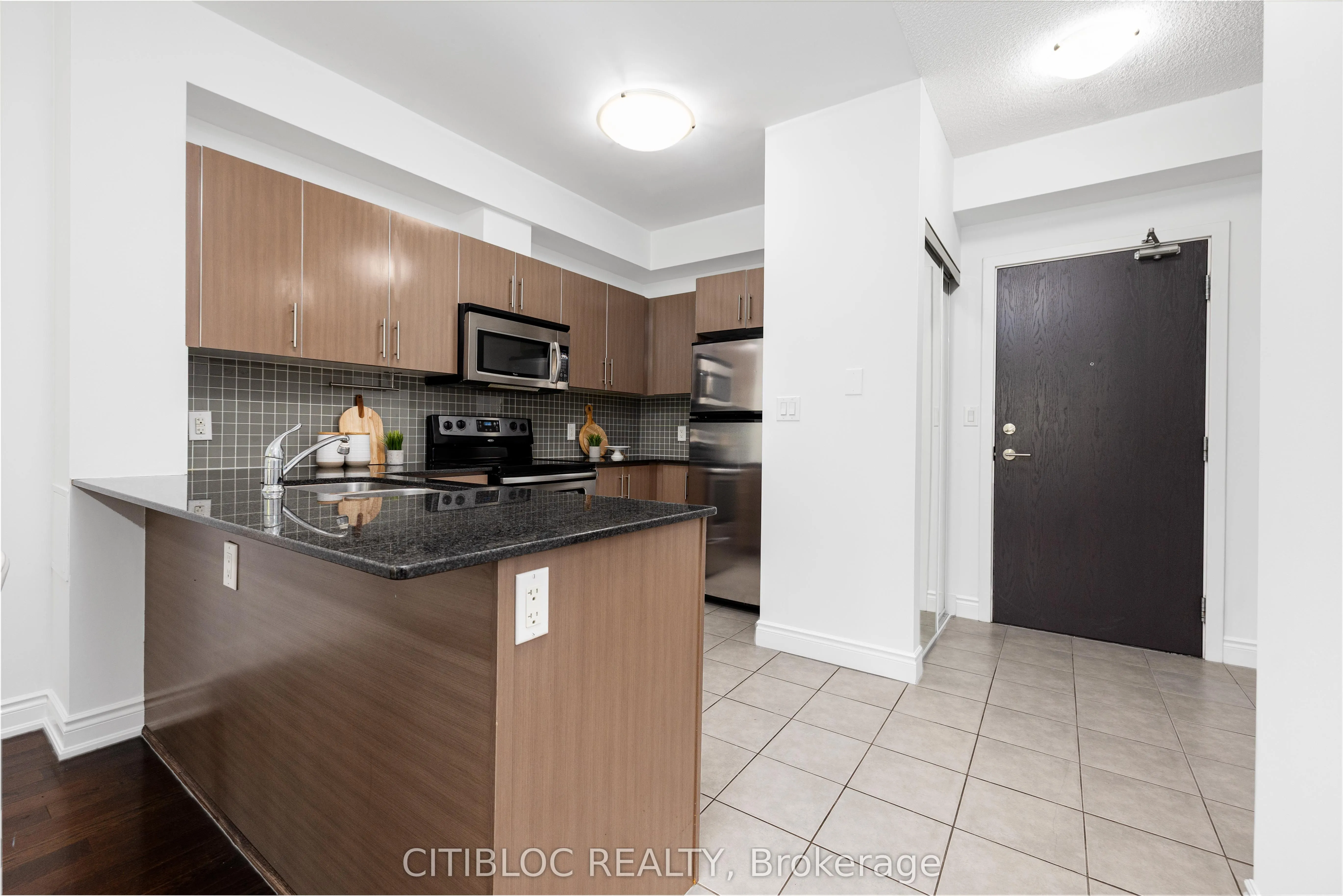 281 Woodbridge Avenue, #205