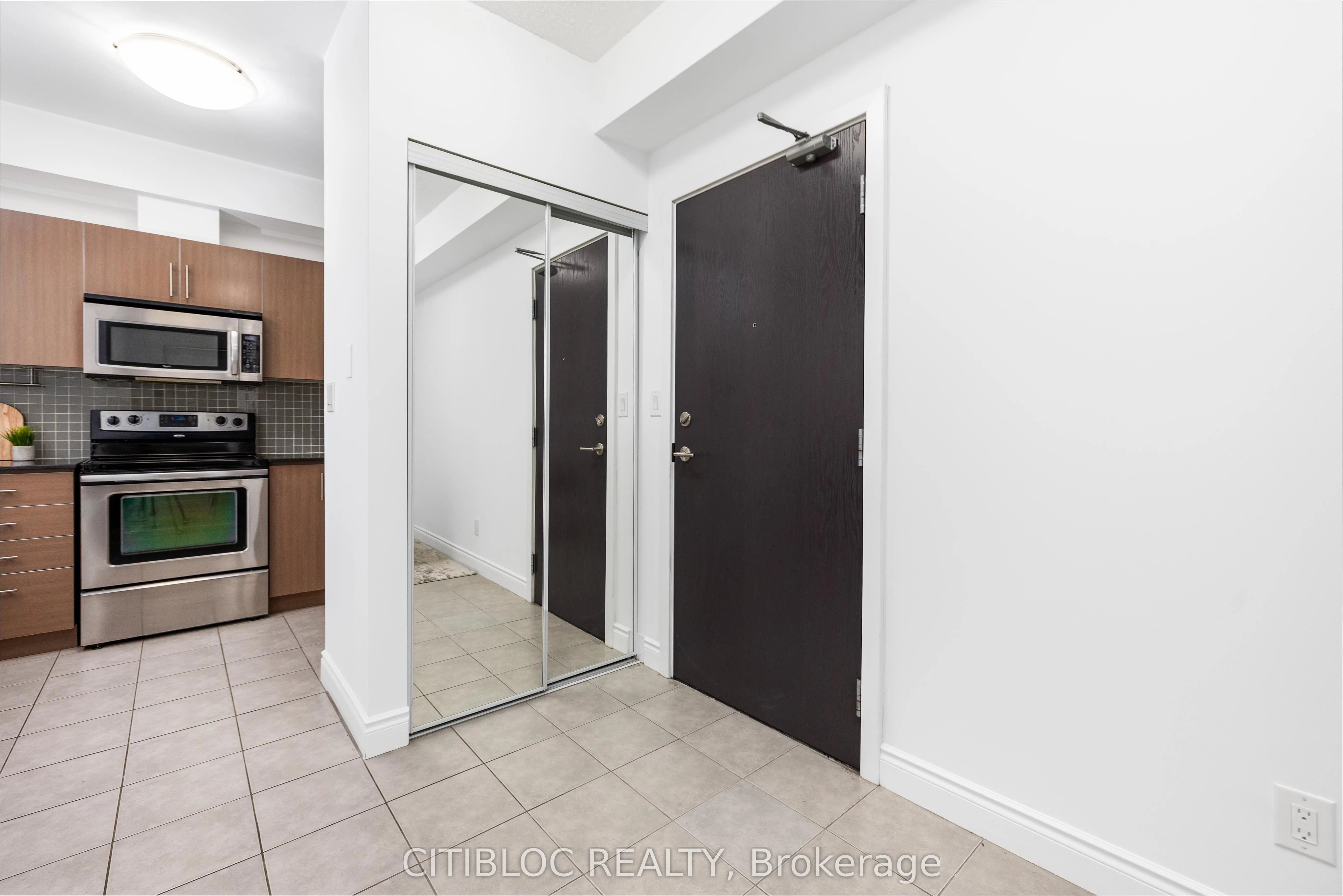 281 Woodbridge Avenue, #205