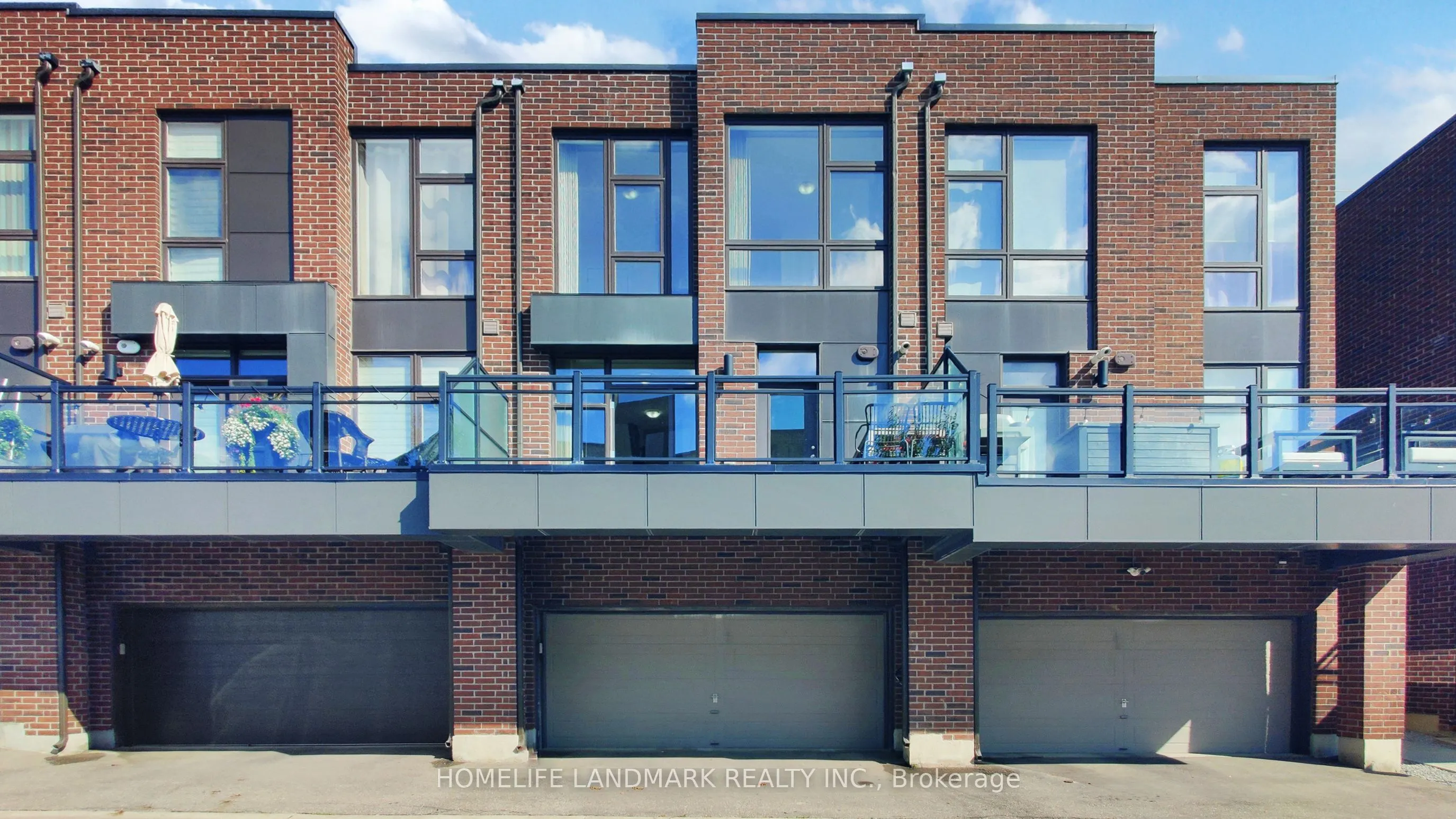 9180 Bathurst Street