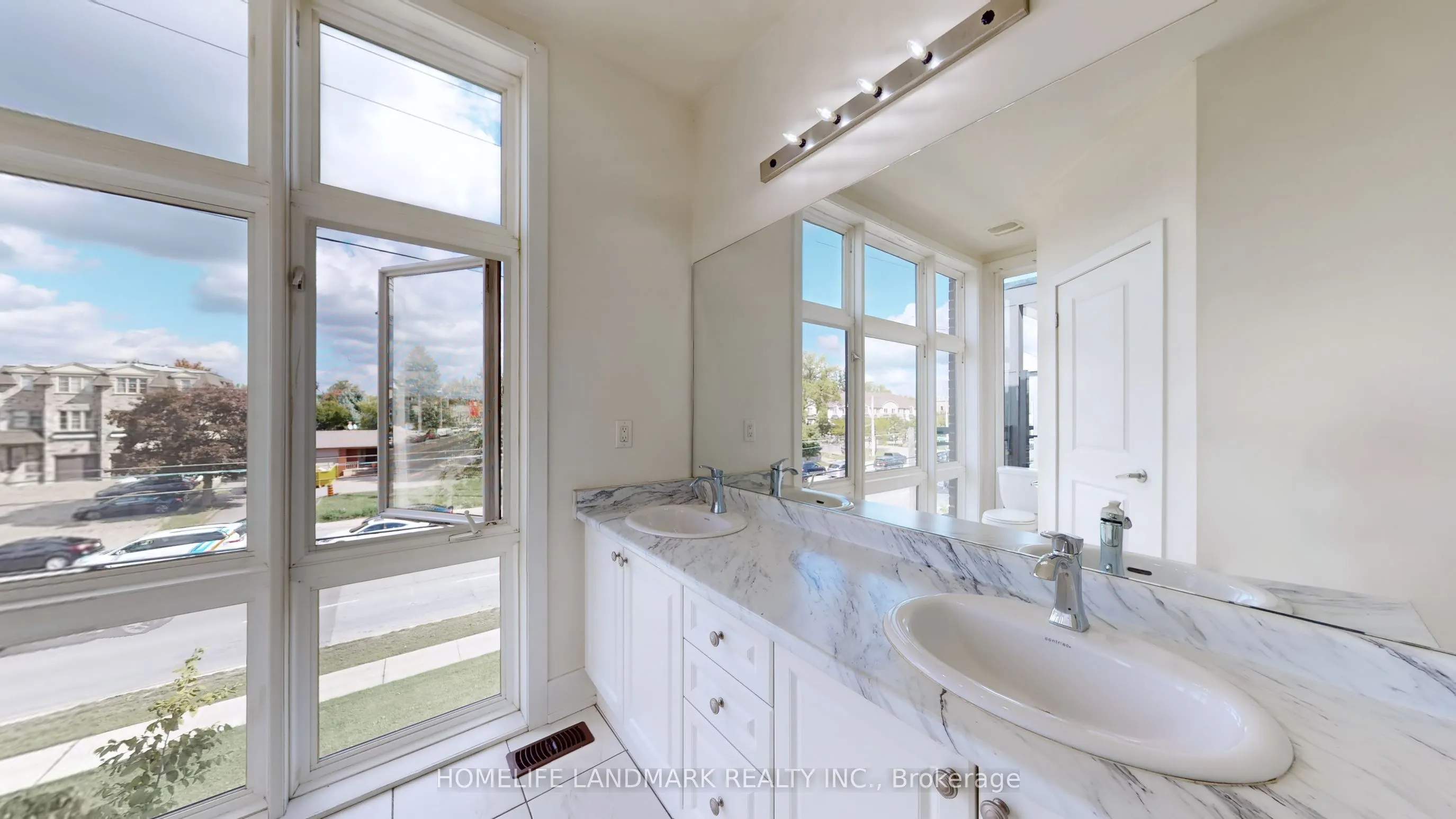 9180 Bathurst Street