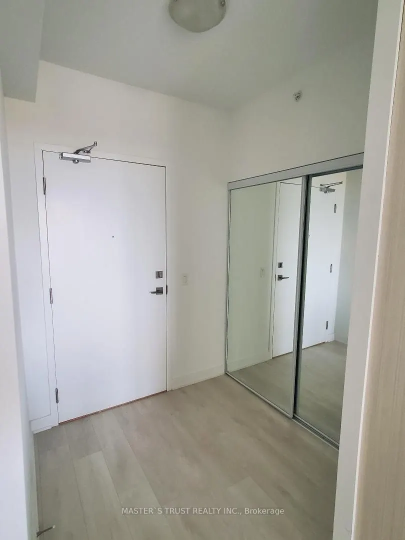 75 Oneida Crescent, #402
