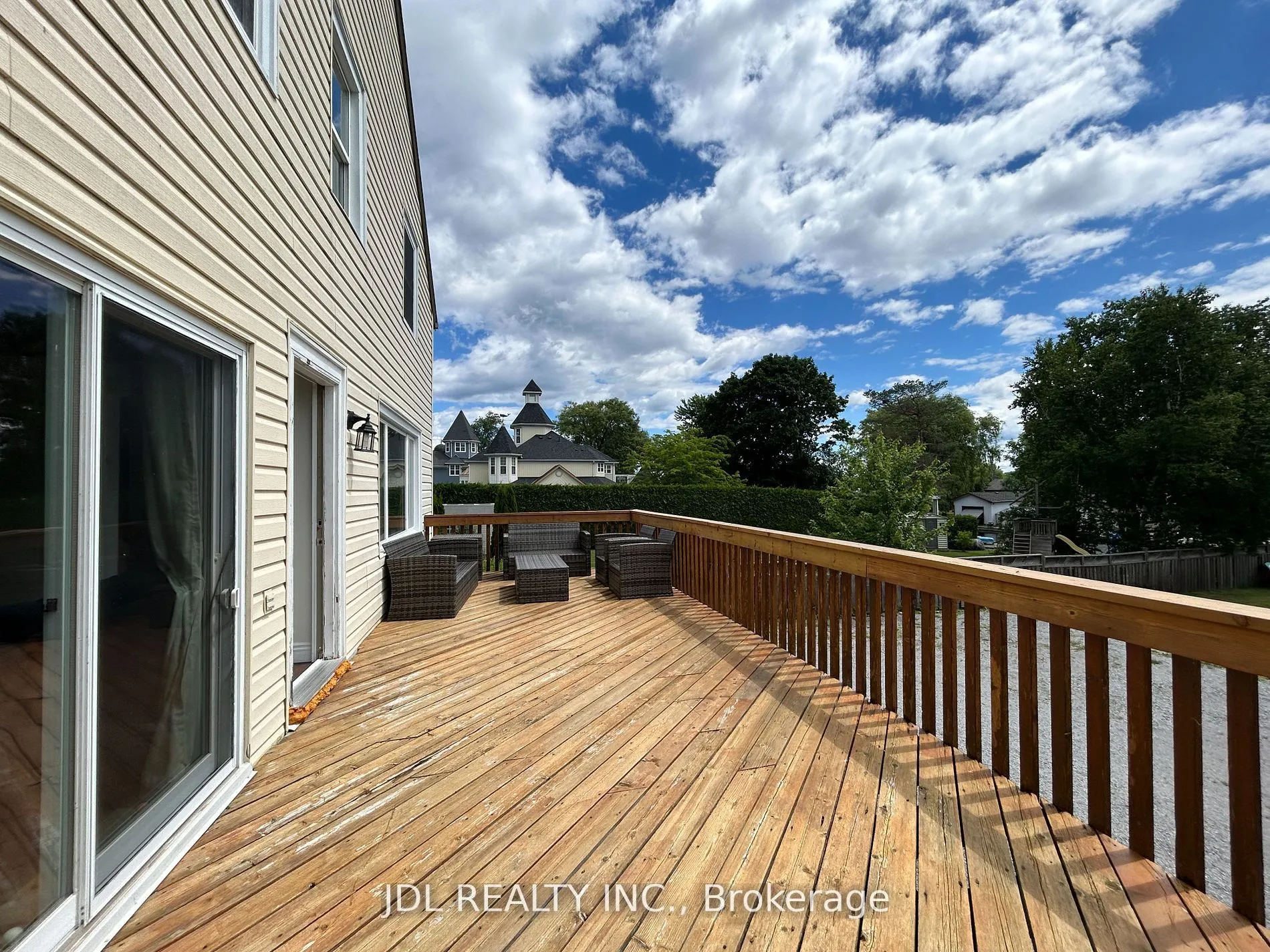 11 Red Robin Road
