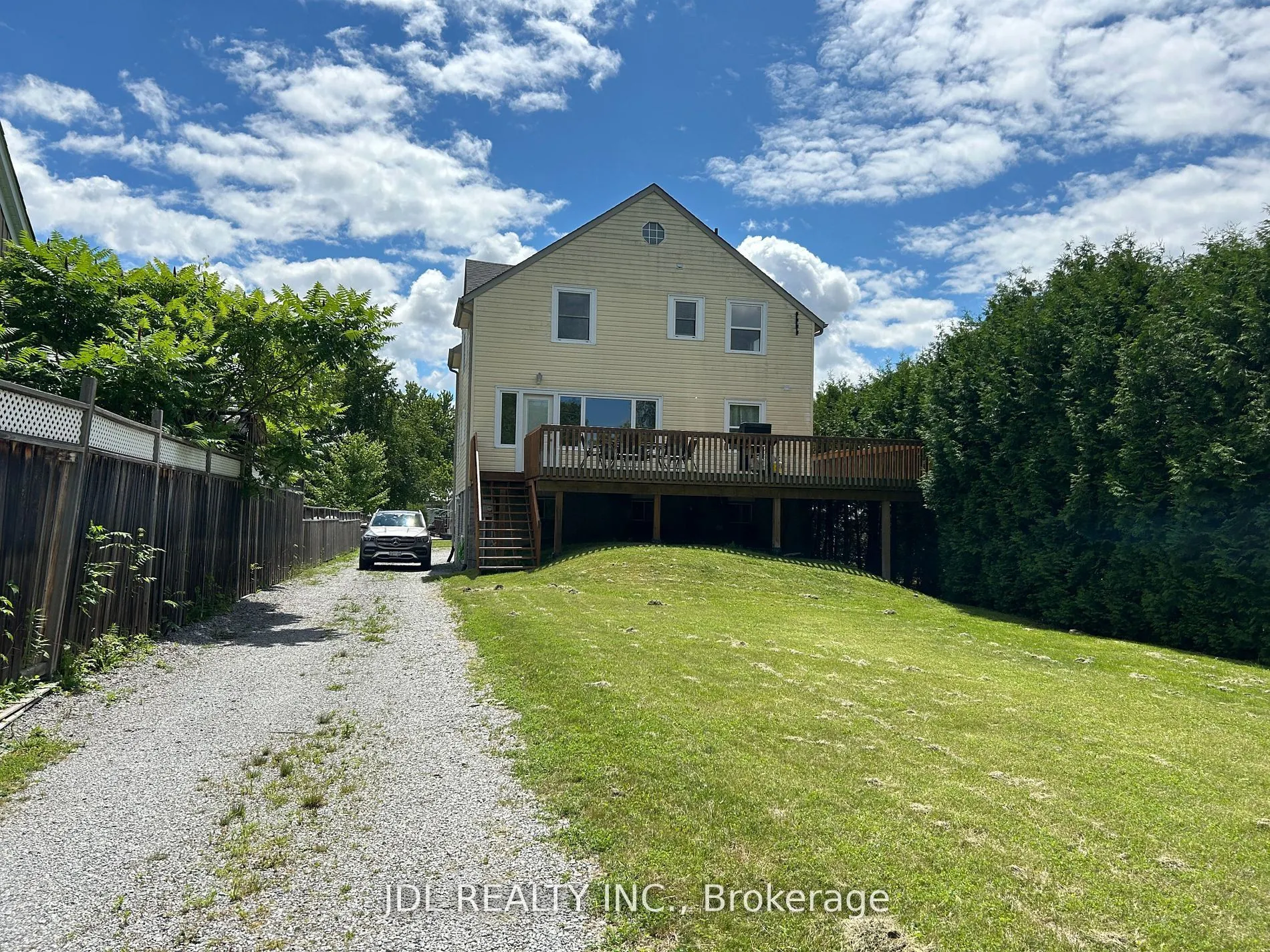 11 Red Robin Road