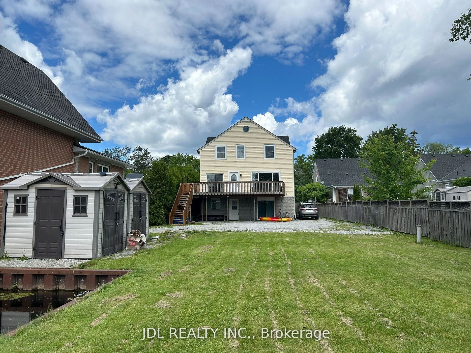 11 Red Robin Road