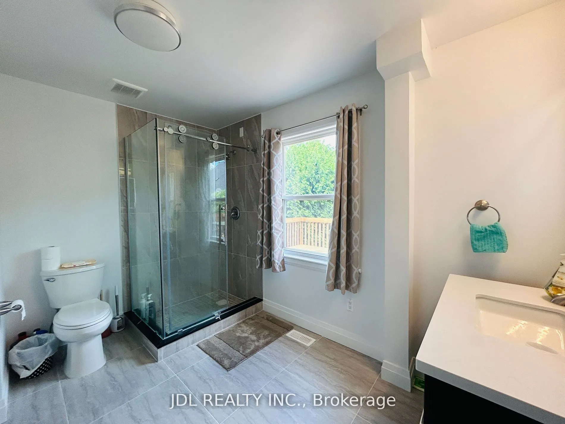 11 Red Robin Road