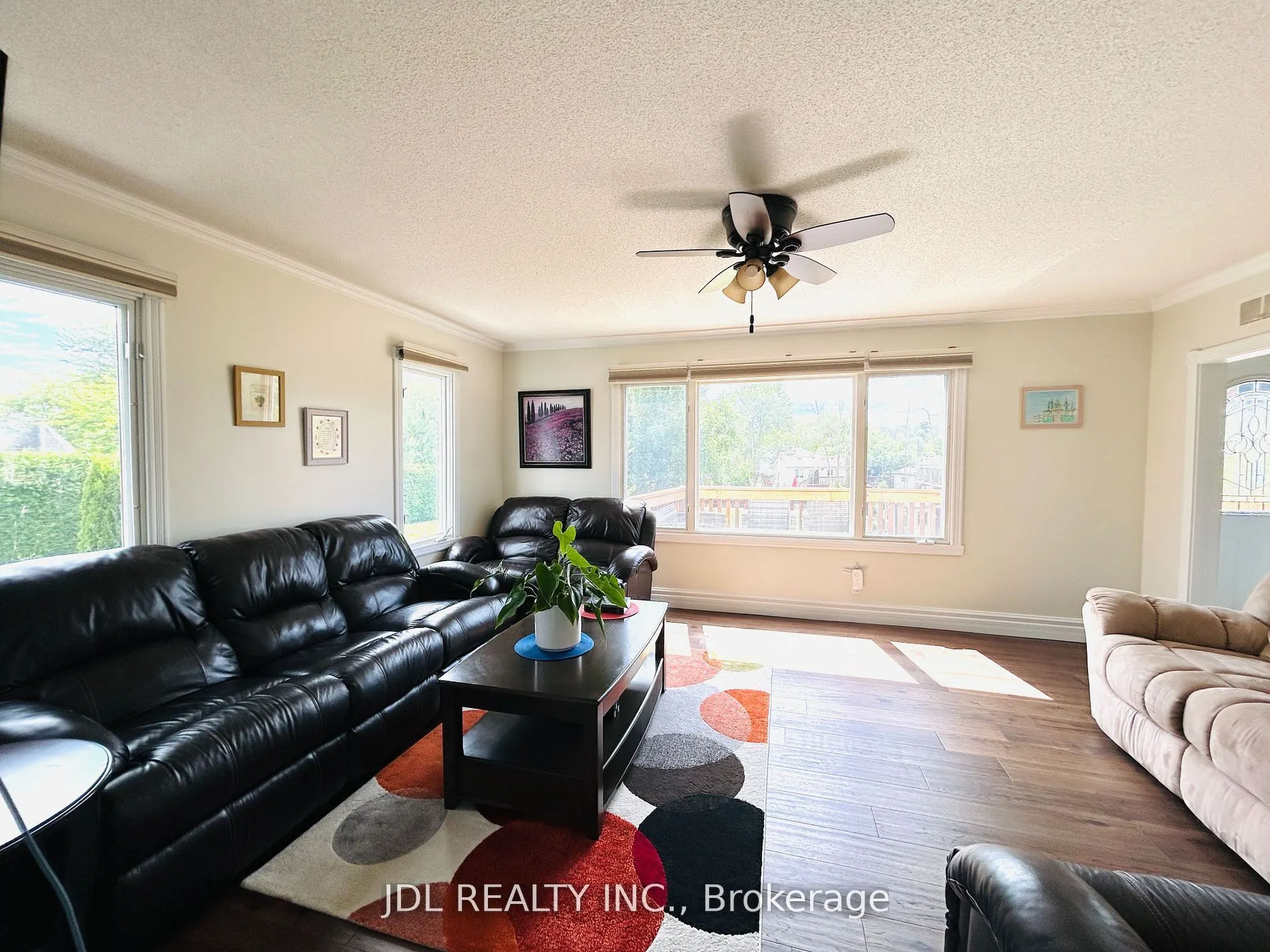 11 Red Robin Road