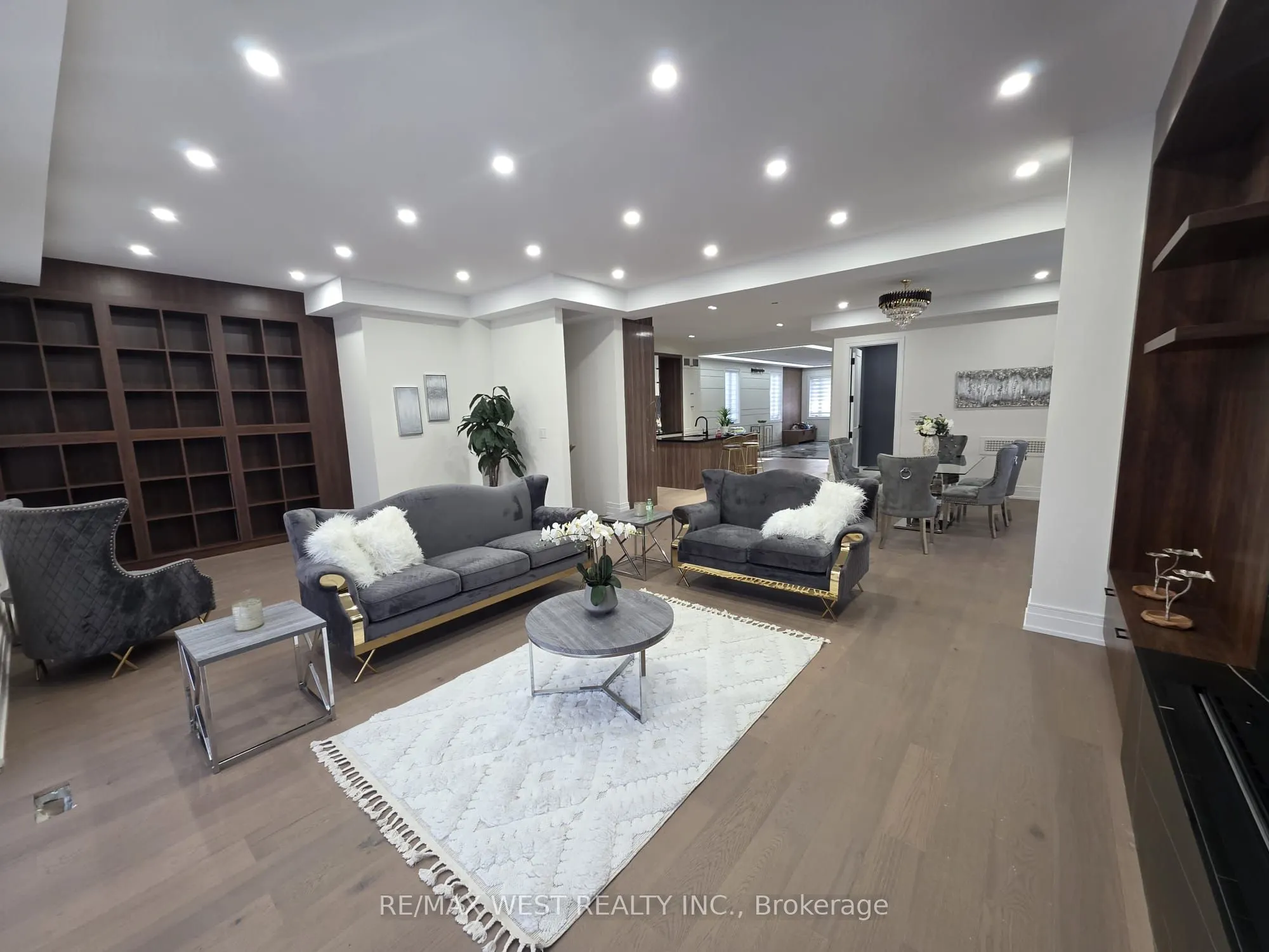 103 Gurnett Street