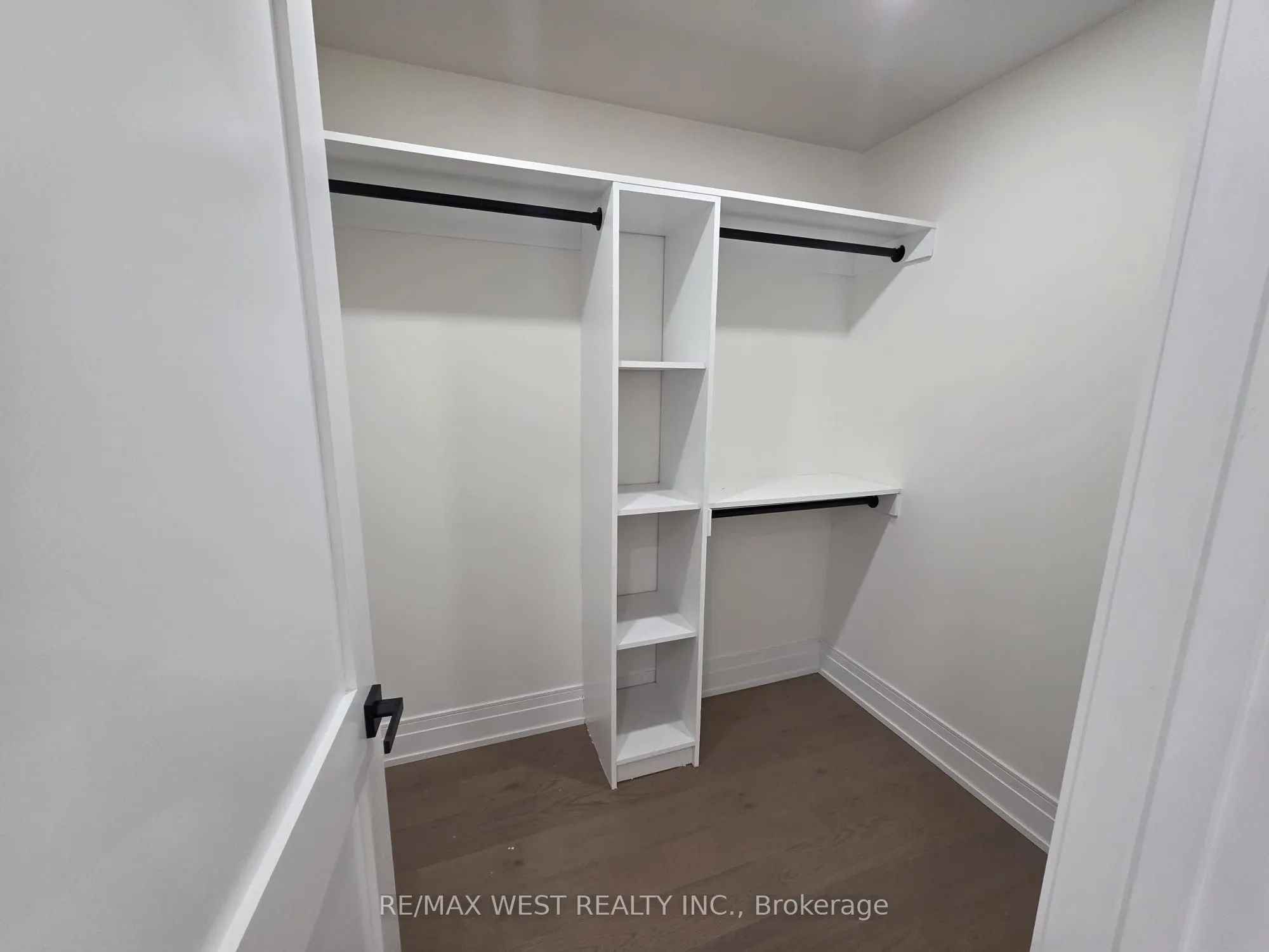 103 Gurnett Street