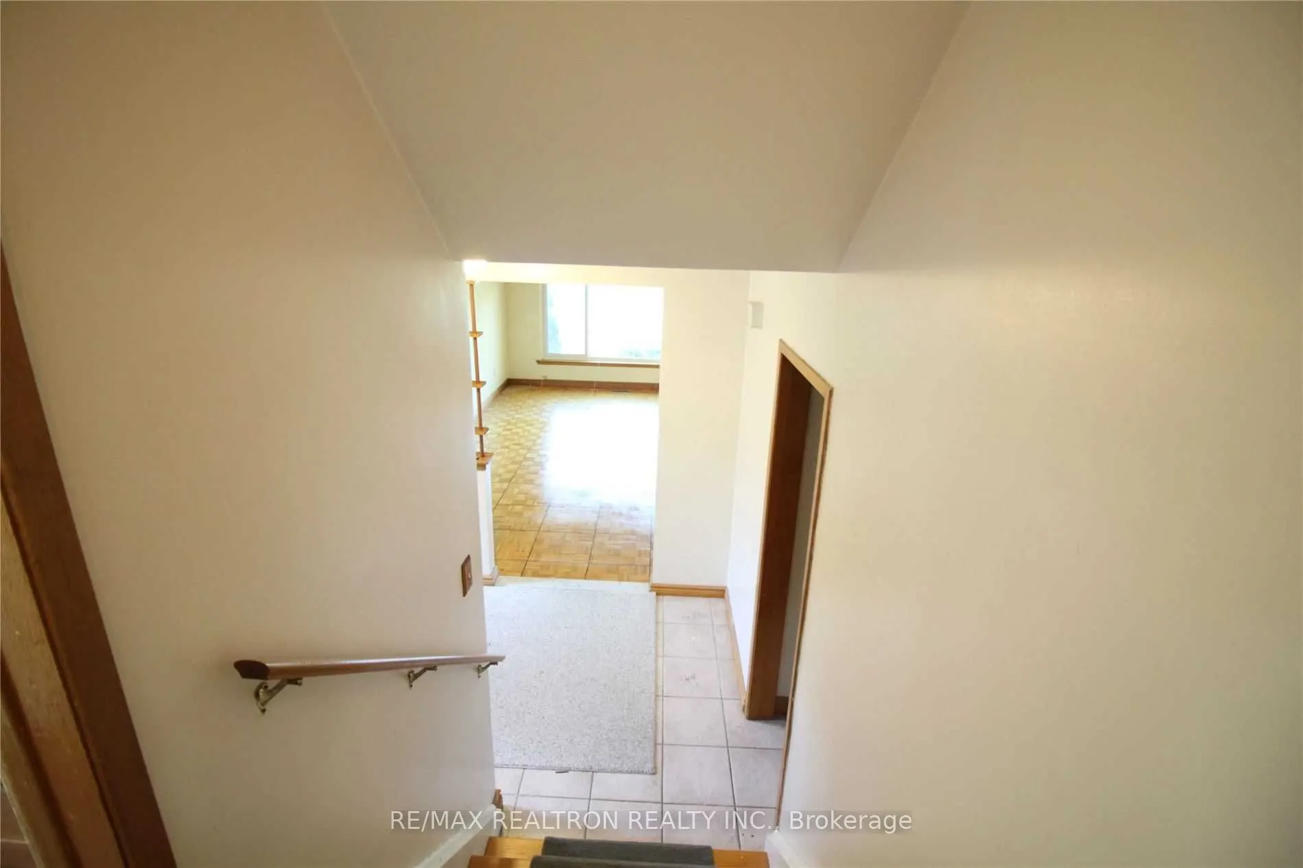 180 Church Street S