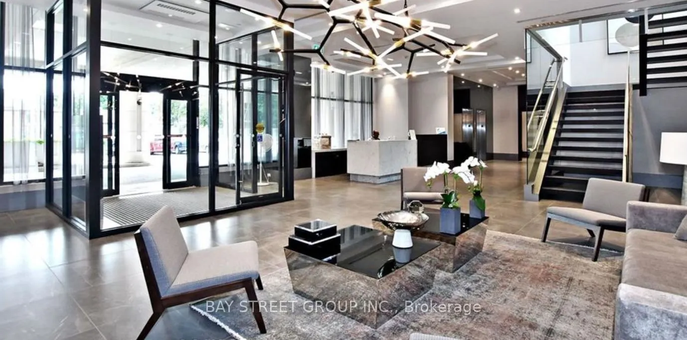 20 Fred Varley Drive, #215