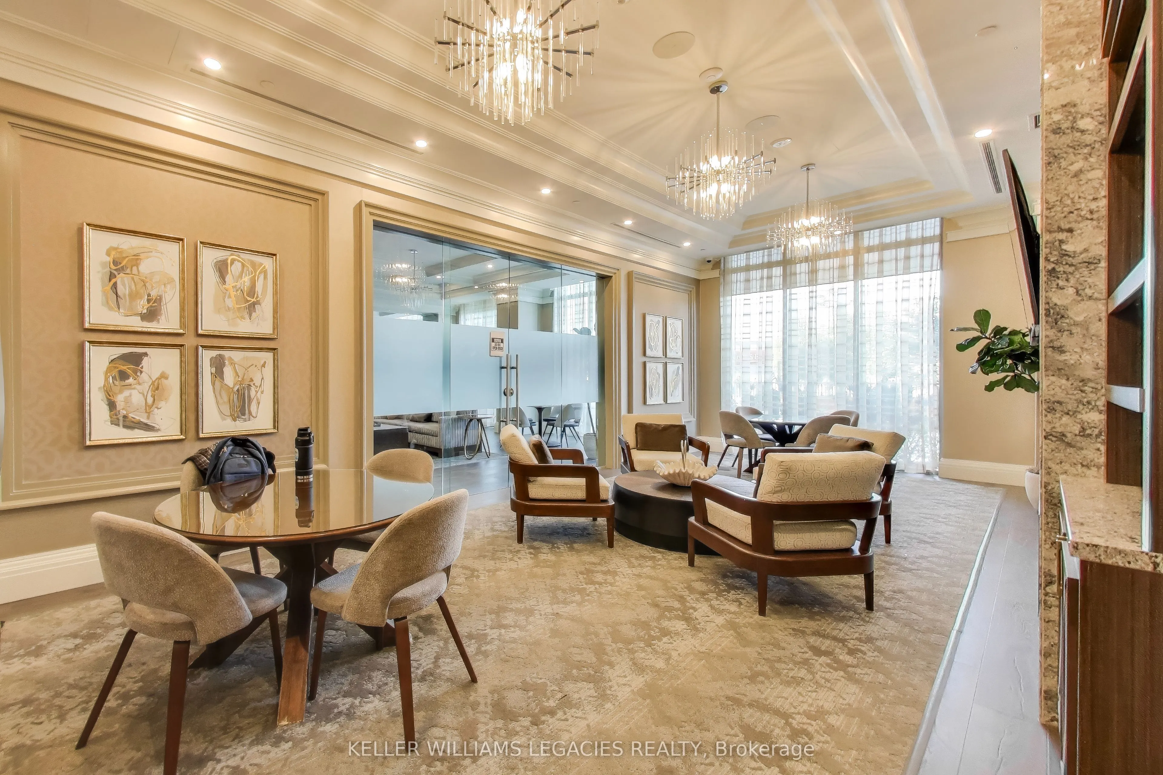 10 Gatineau Drive, #1405